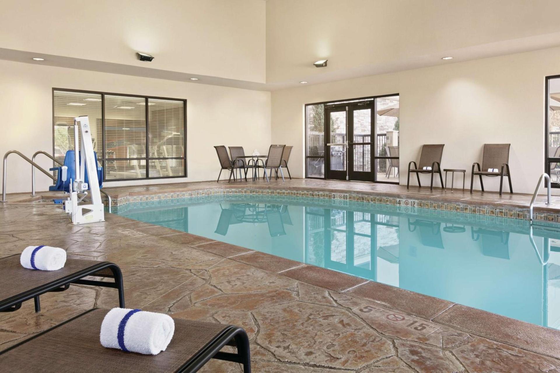 Hampton Inn & Suites Enid photo 7