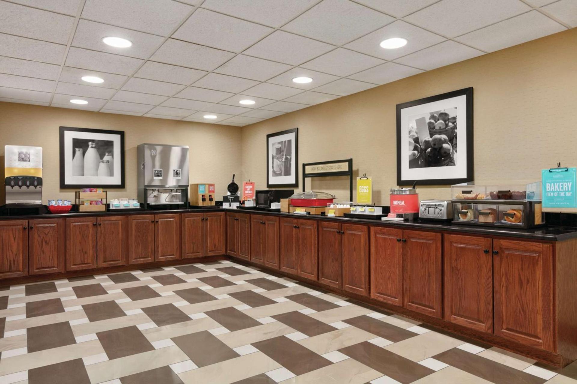 Hampton Inn & Suites Enid photo 10