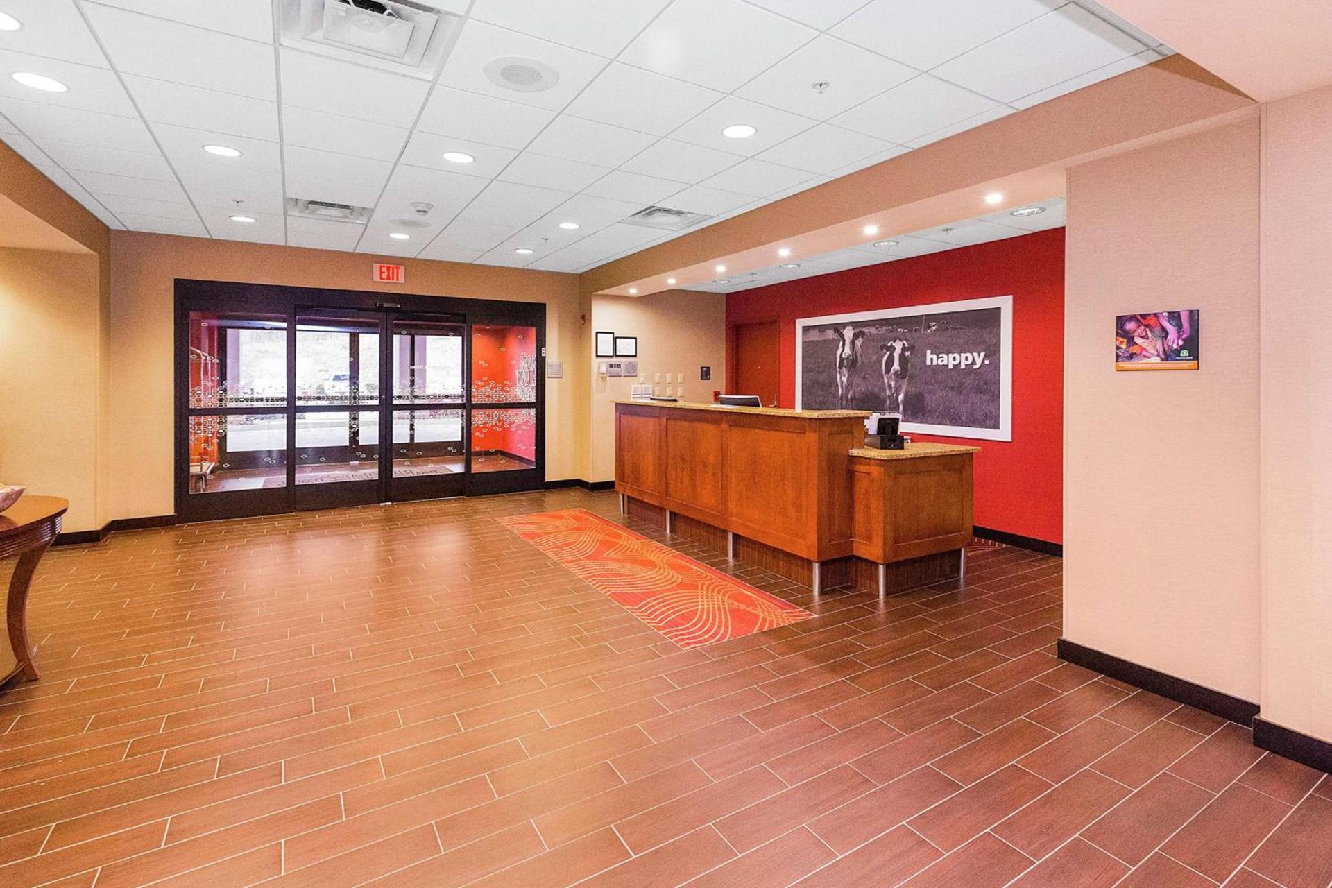 Hampton Inn Waynesburg photo 7
