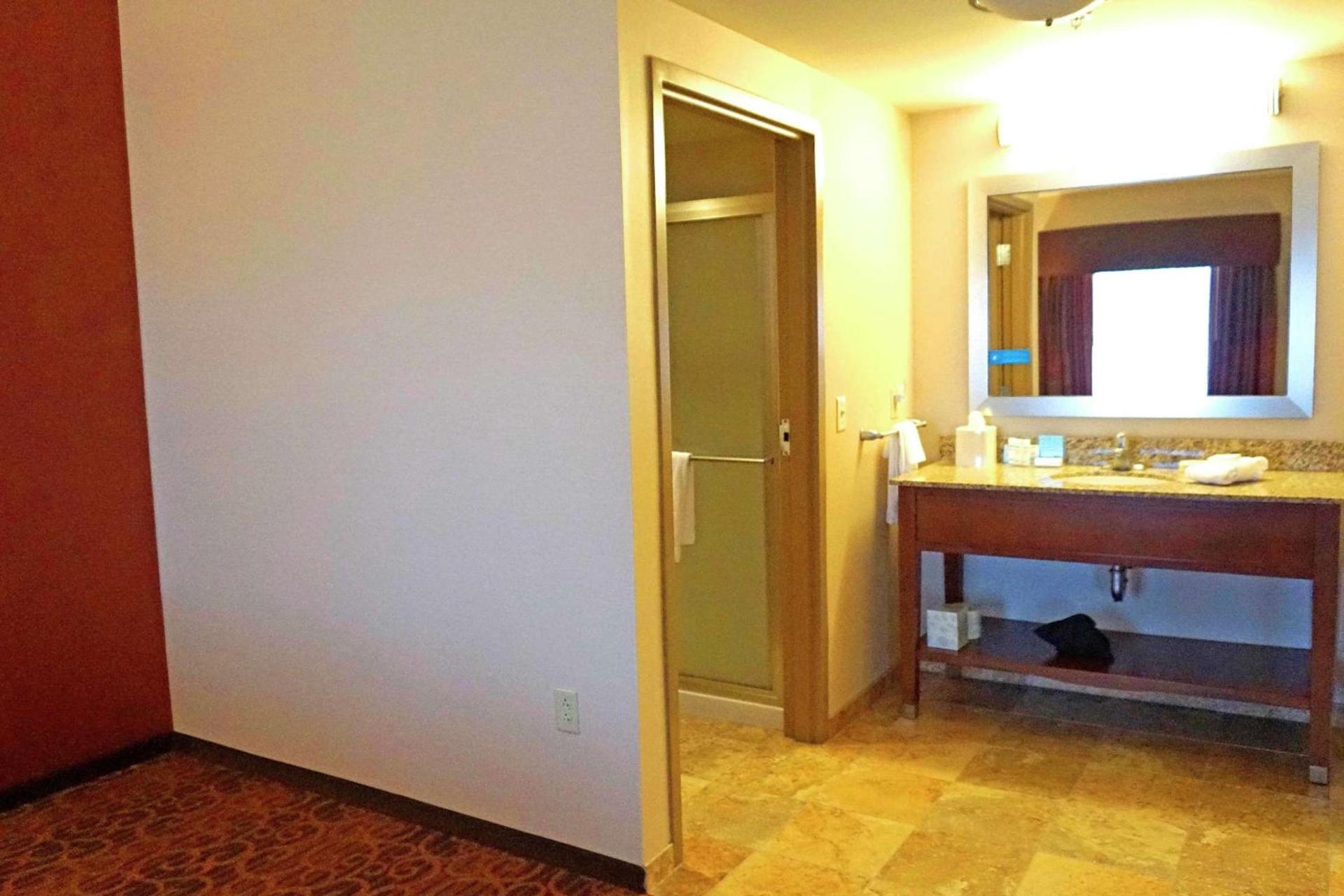 Hampton Inn Waynesburg photo 22
