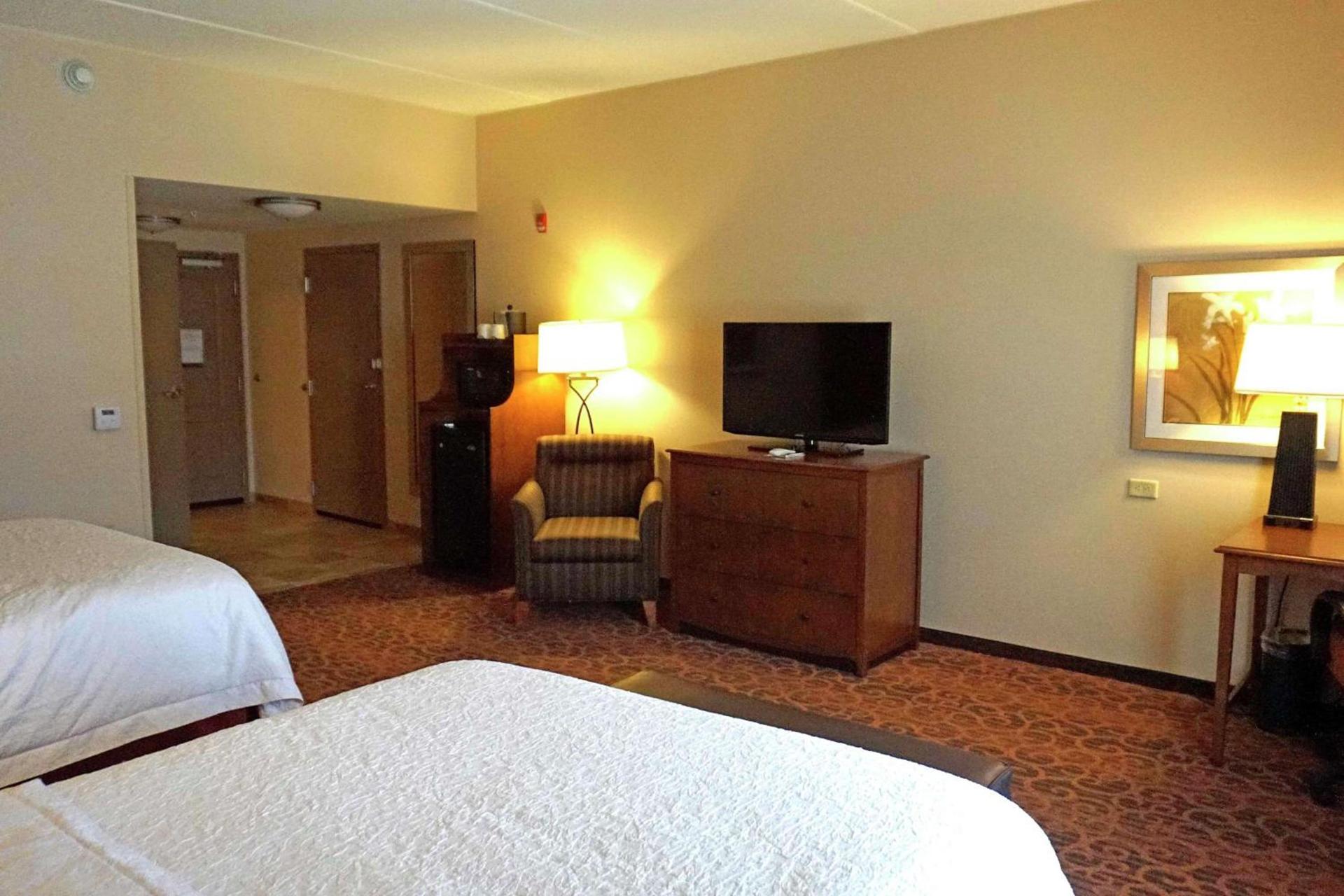 Hampton Inn Waynesburg photo 25