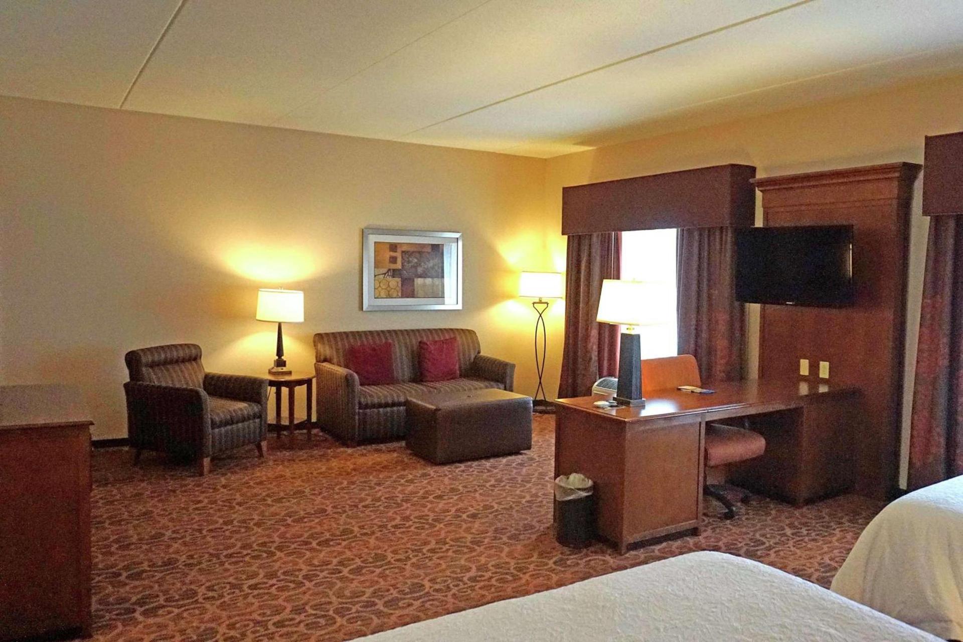 Hampton Inn Waynesburg photo 26