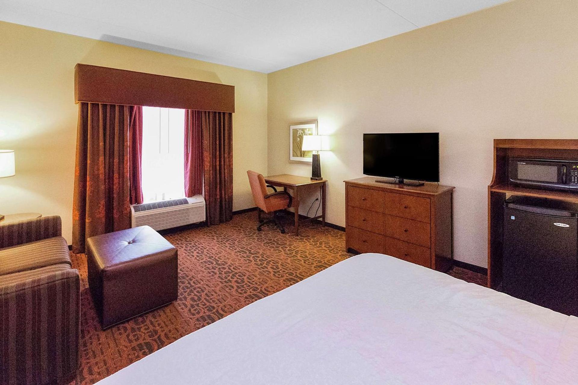 Hampton Inn Waynesburg photo 28