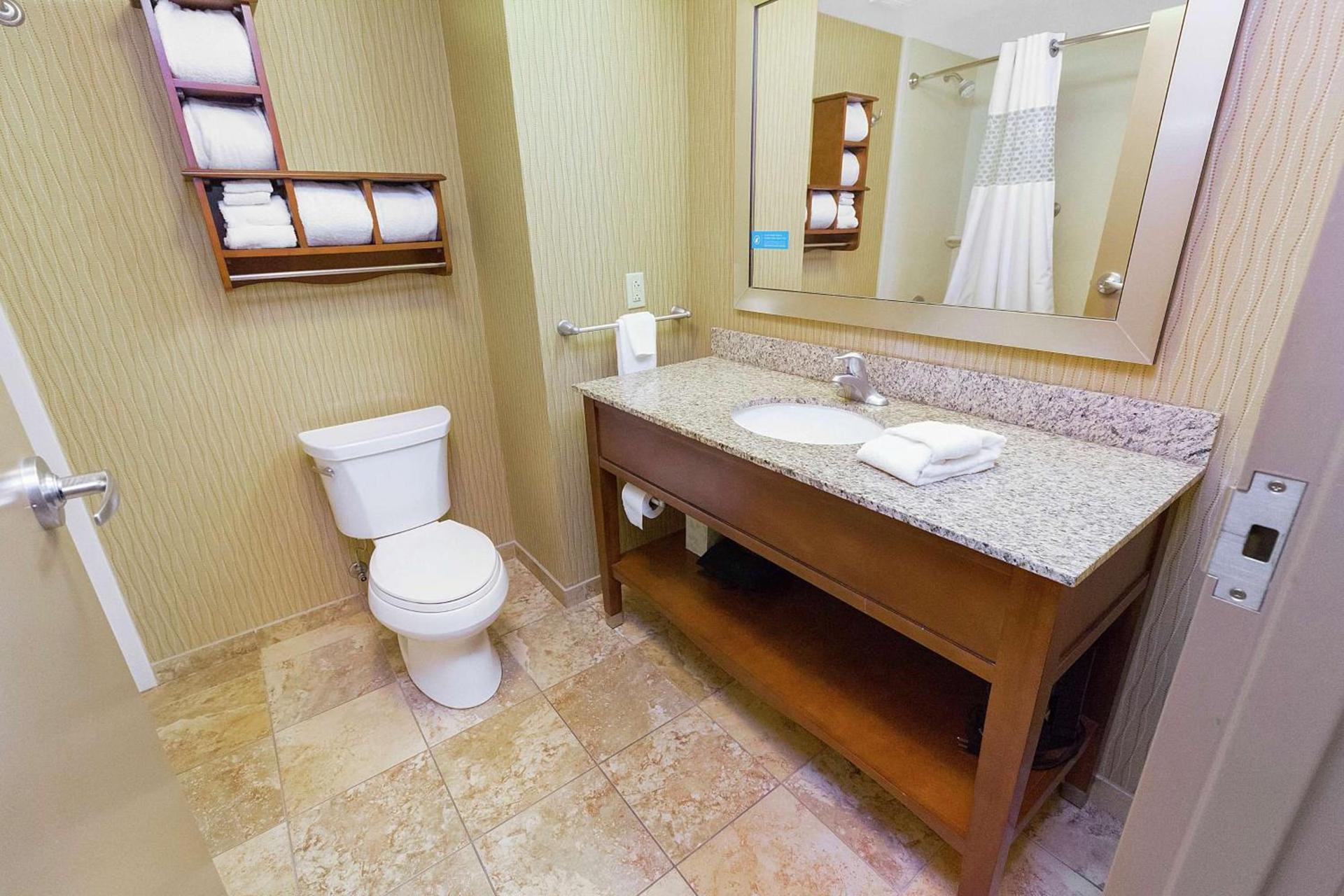Hampton Inn Waynesburg photo 31