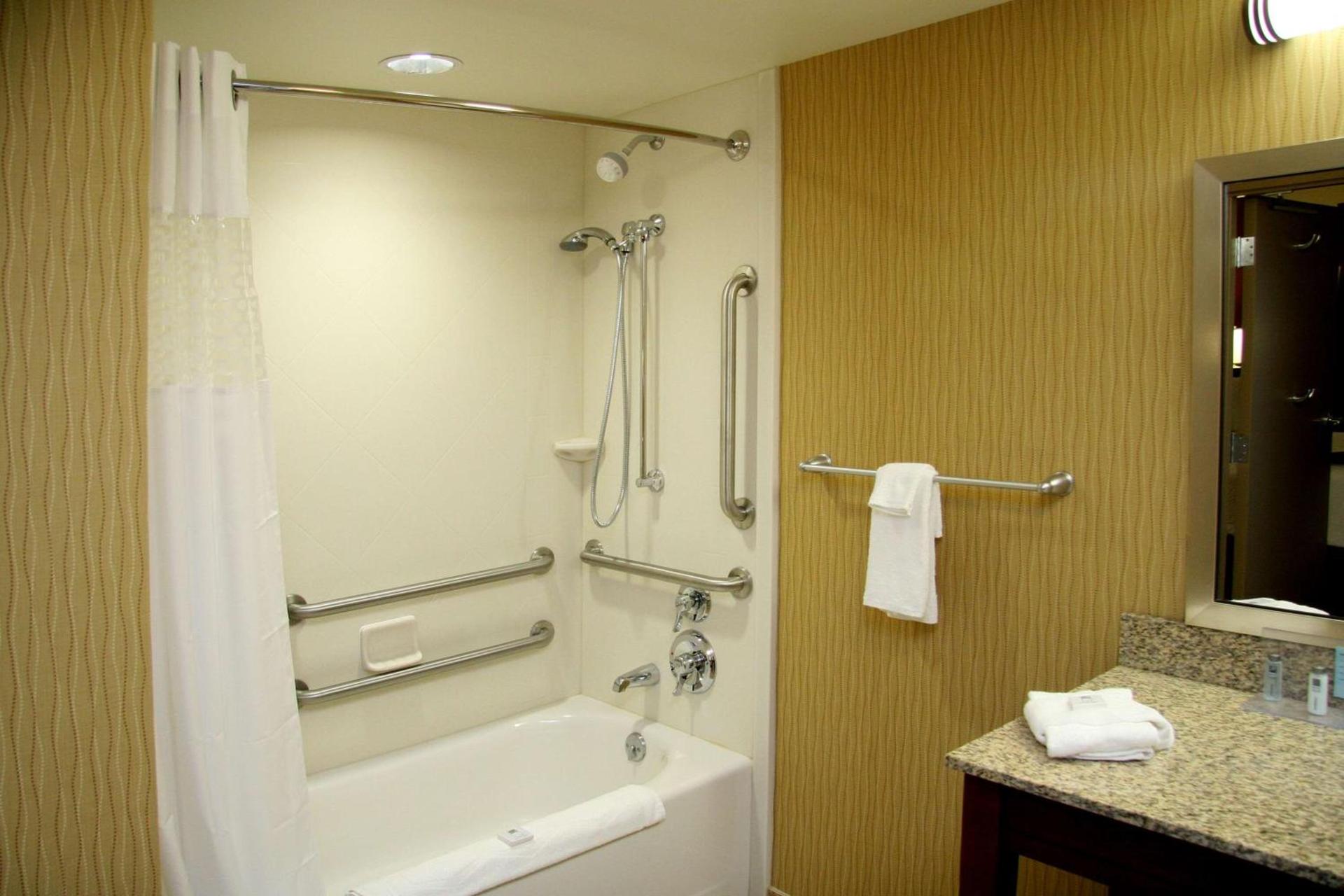 Hampton Inn Waynesburg photo 39