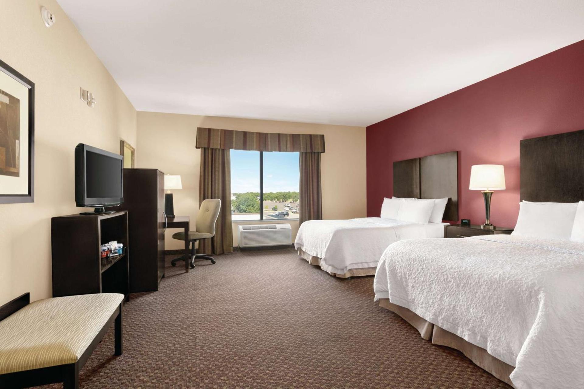 Hampton Inn & Suites Enid photo 19