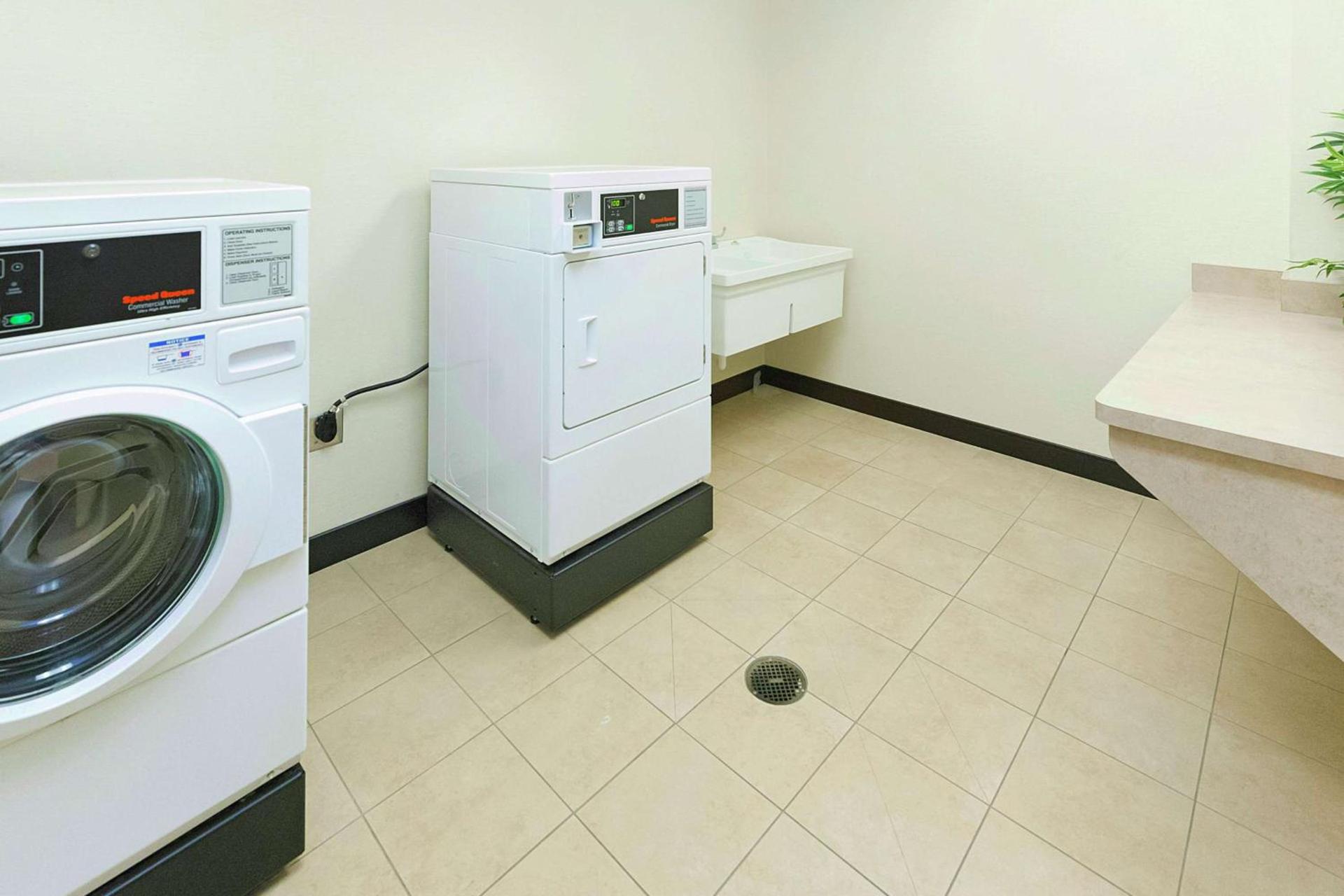 Hampton Inn Waynesburg photo 45