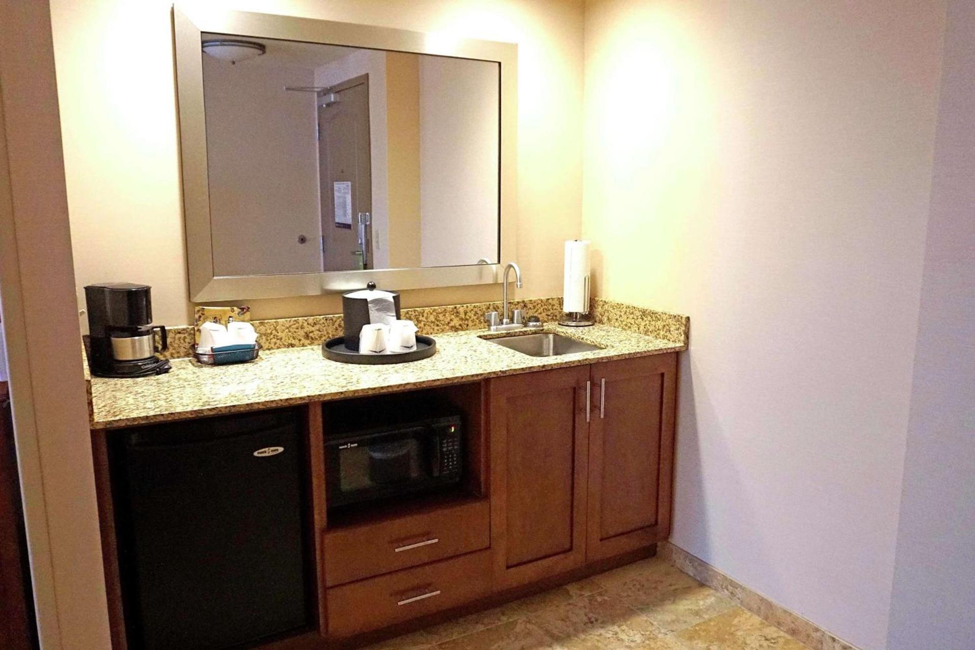 Hampton Inn Waynesburg photo 42