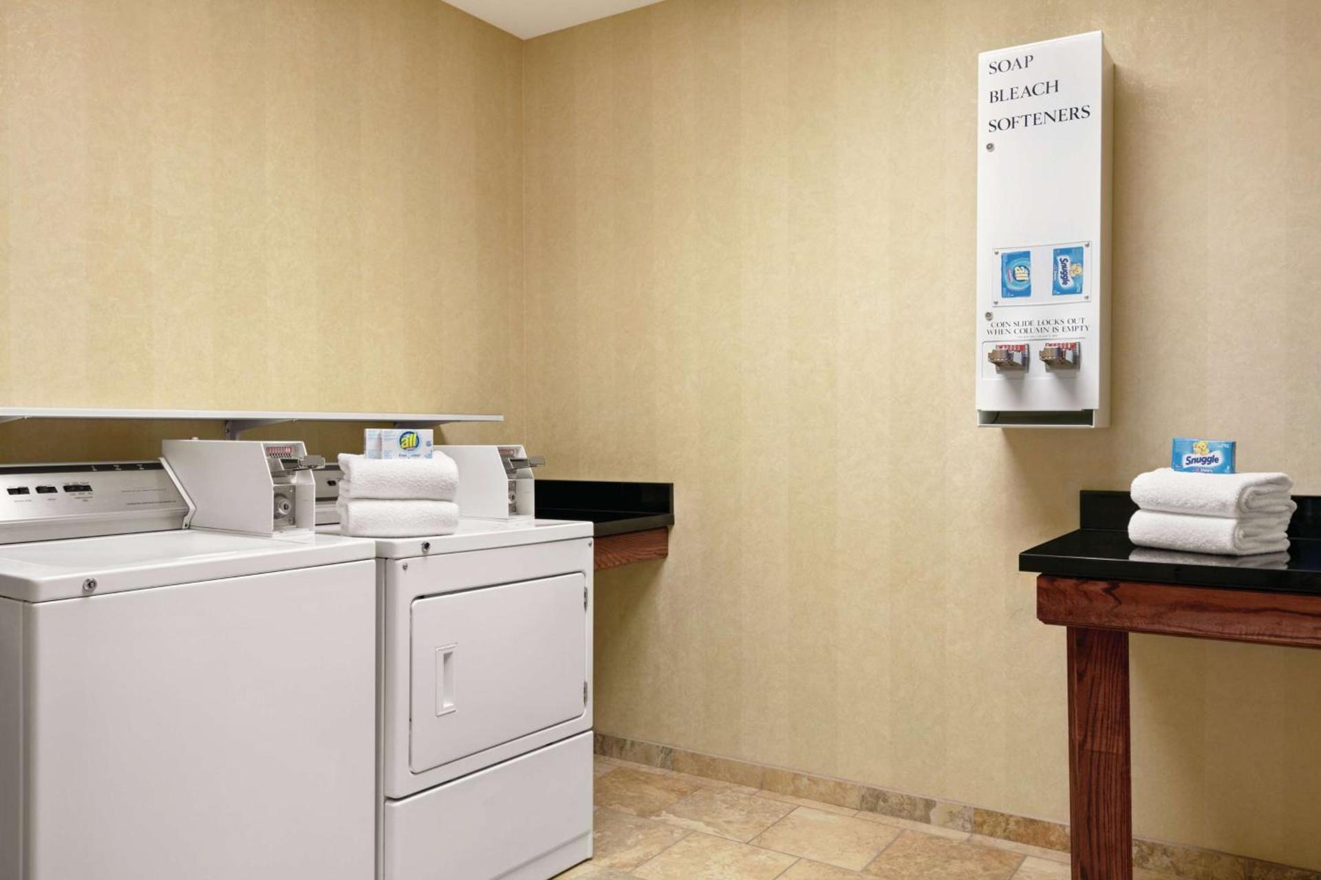 Hampton Inn & Suites Enid photo 29