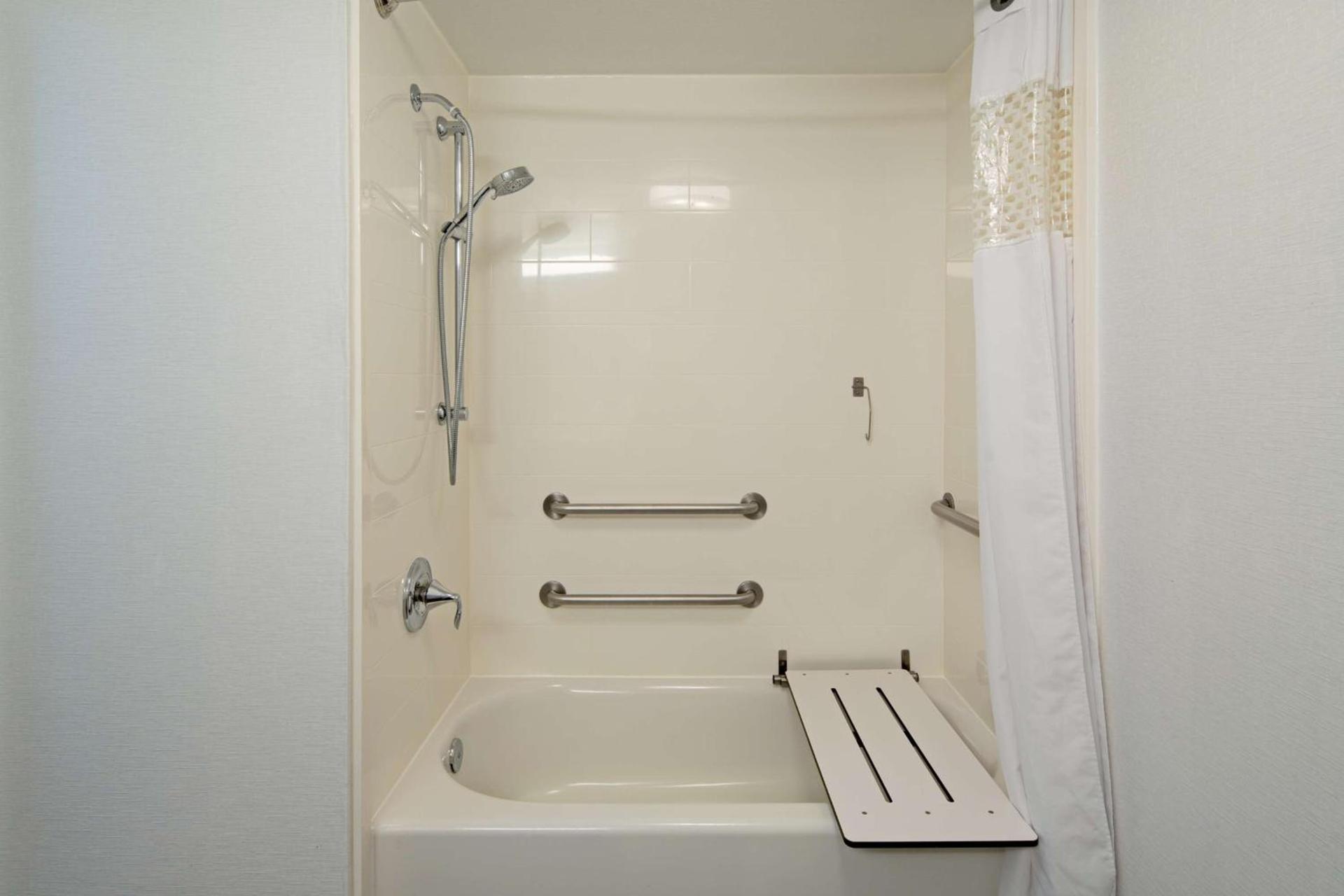 Hampton Inn Los Angeles-West Covina photo 25