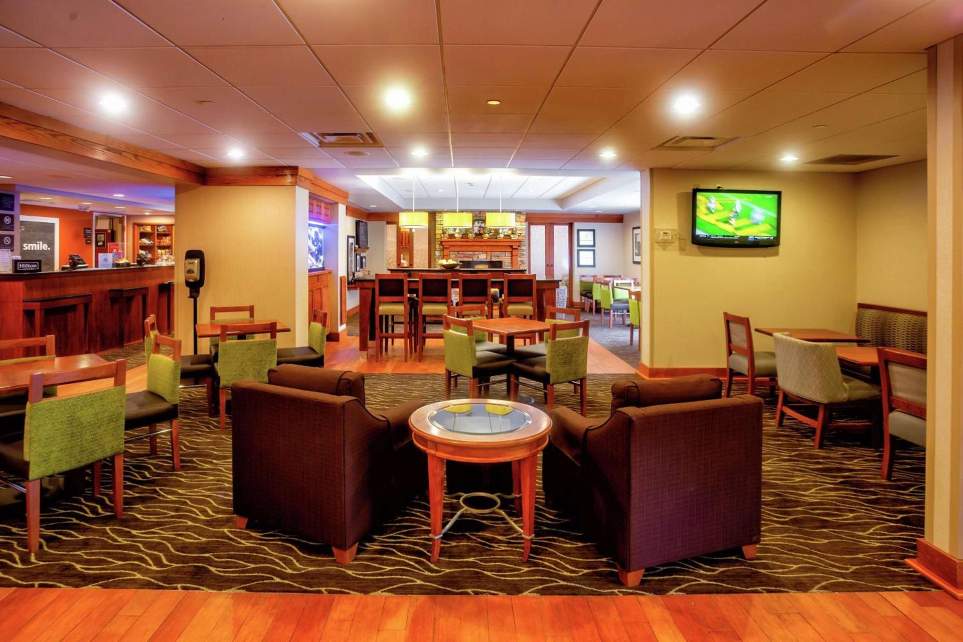 Hampton Inn Wheeling photo 9