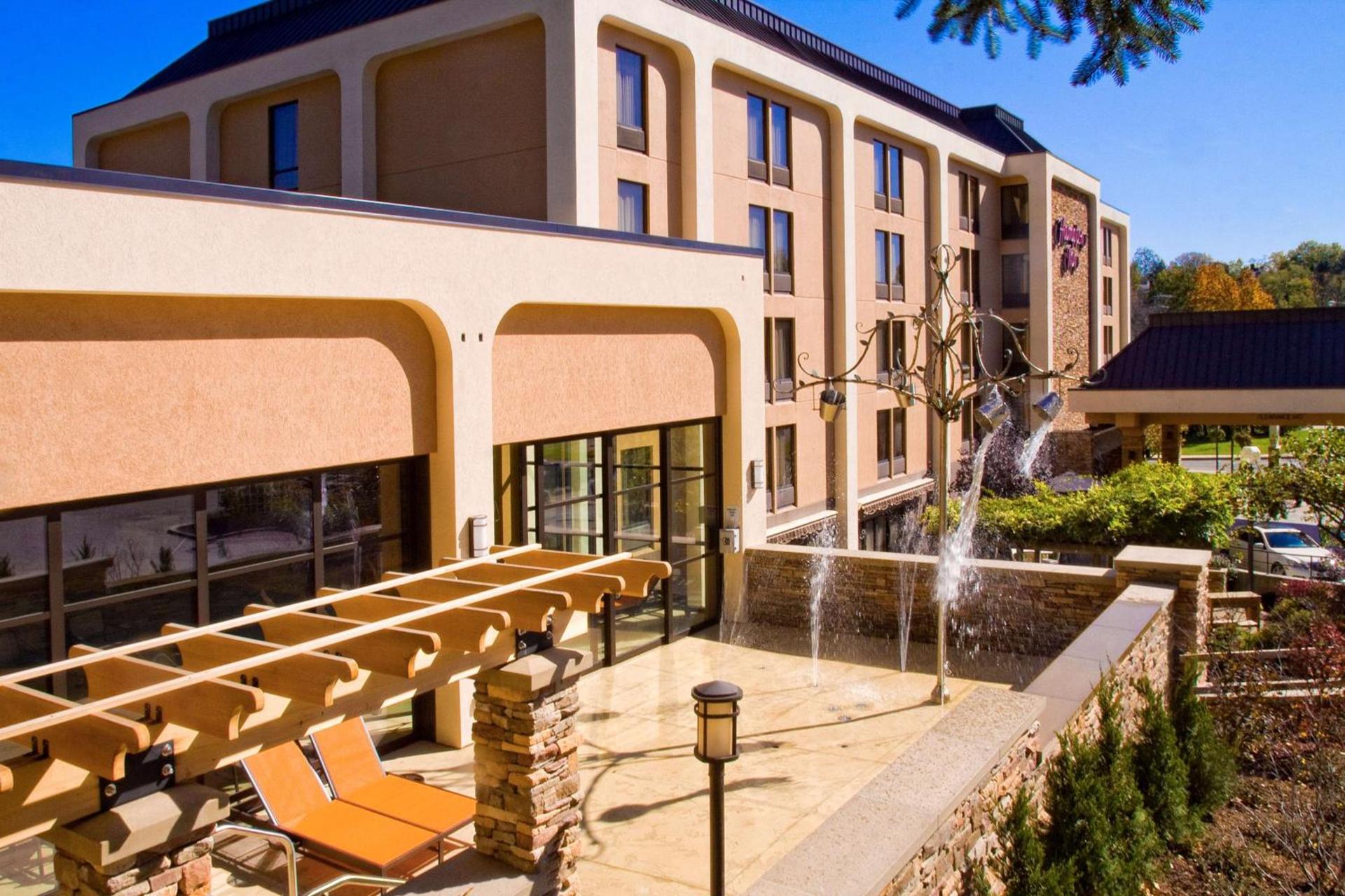 Hampton Inn Wheeling photo 16