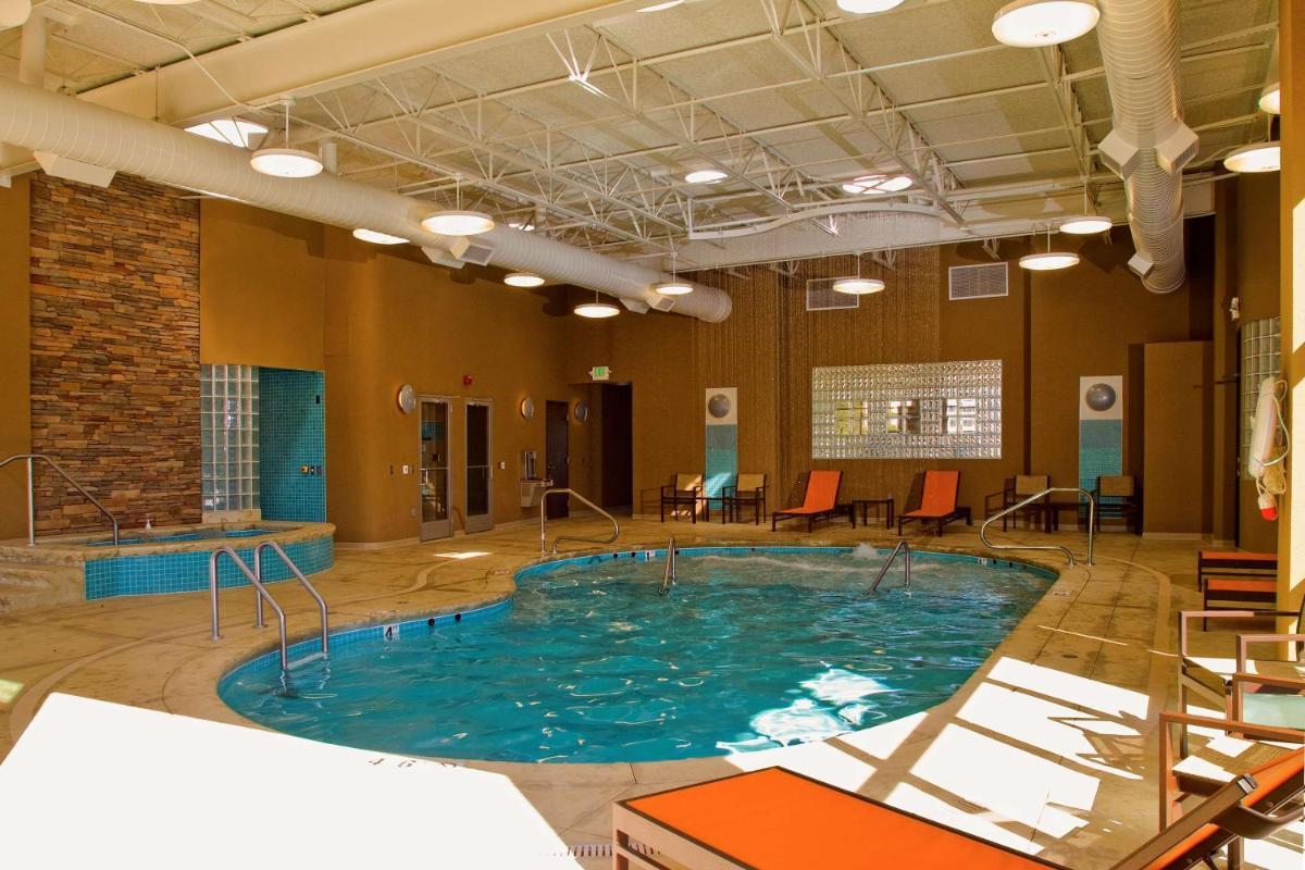 Hampton Inn Wheeling photo 14