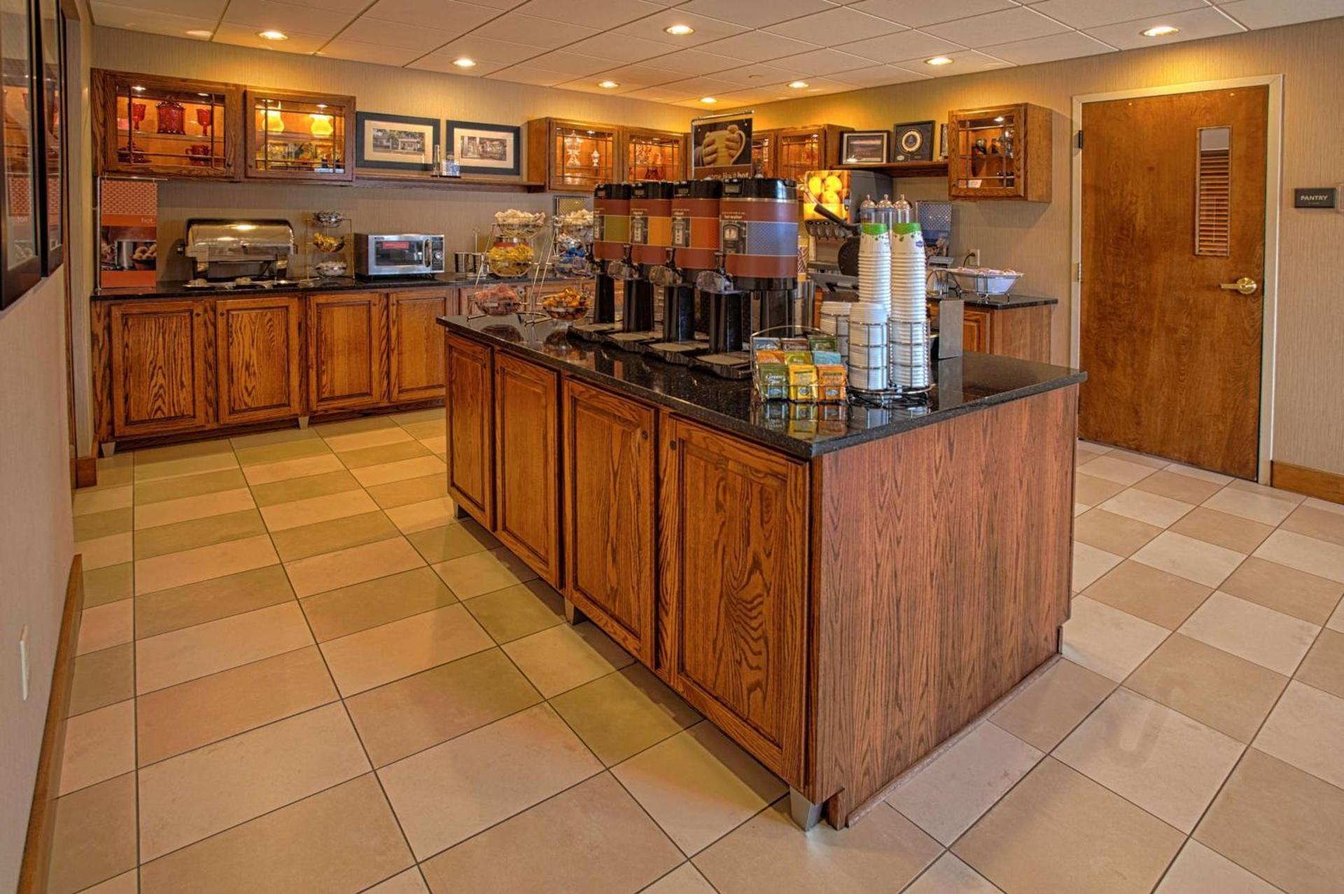 Hampton Inn Wheeling photo 19