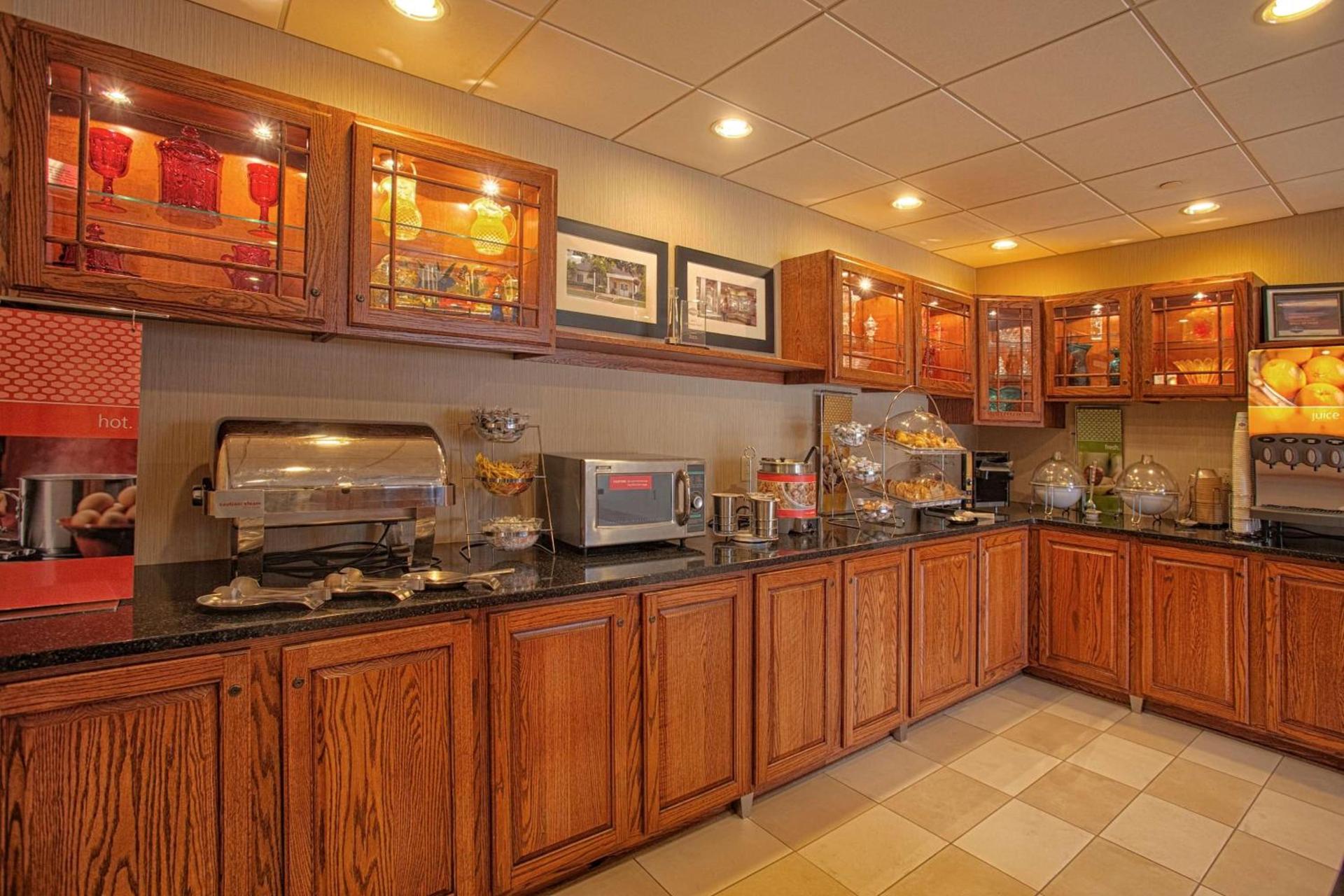 Hampton Inn Wheeling photo 20