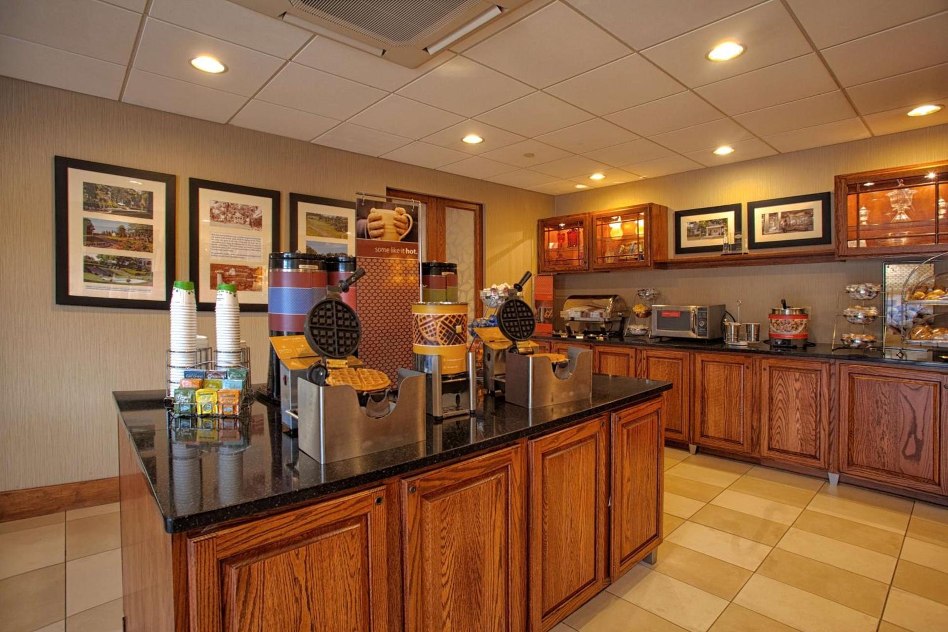 Hampton Inn Wheeling photo 22