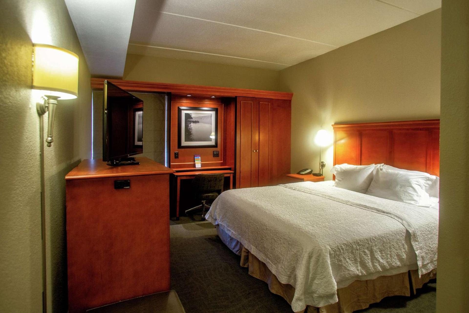 Hampton Inn Wheeling photo 28