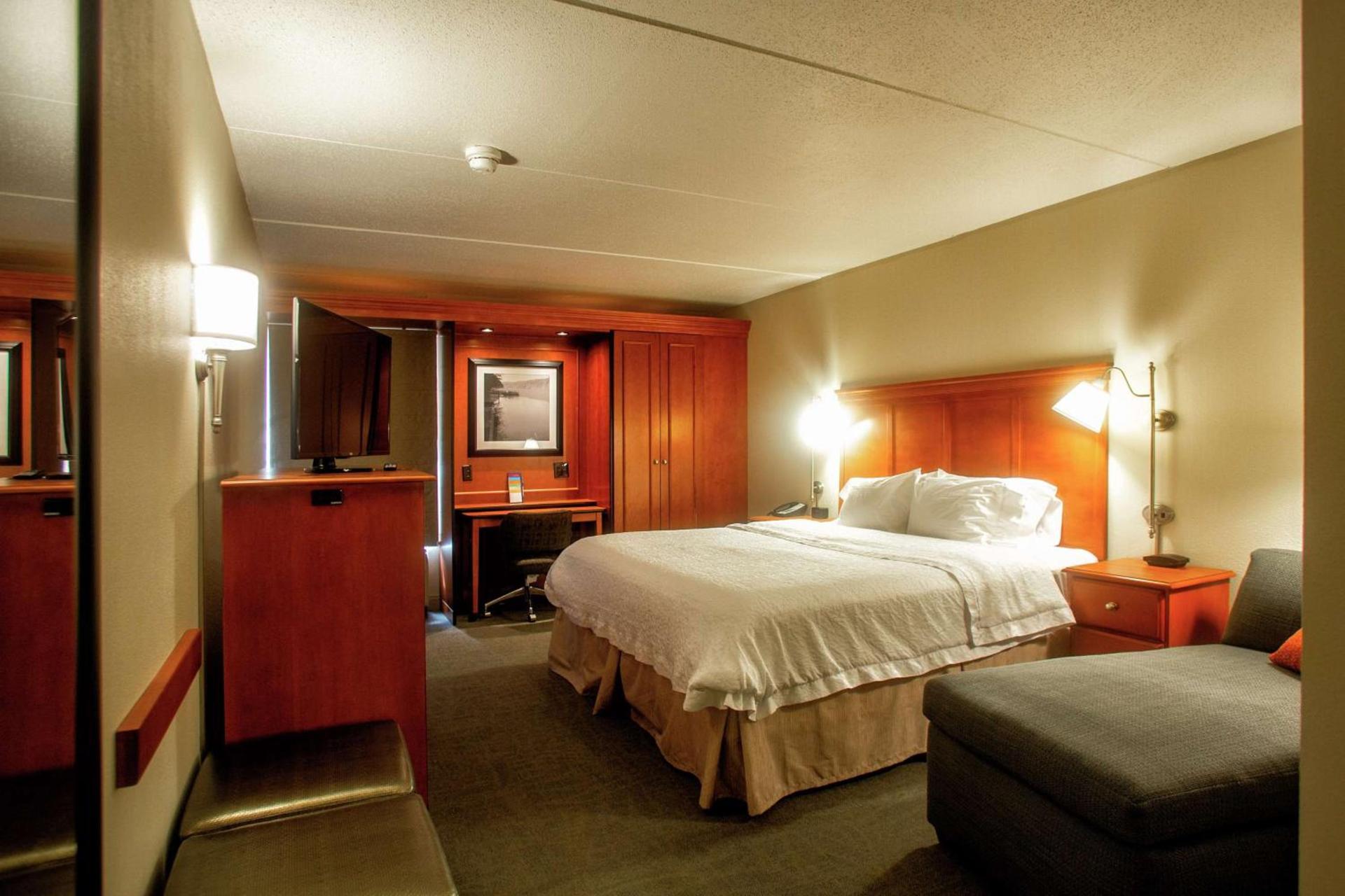 Hampton Inn Wheeling photo 36