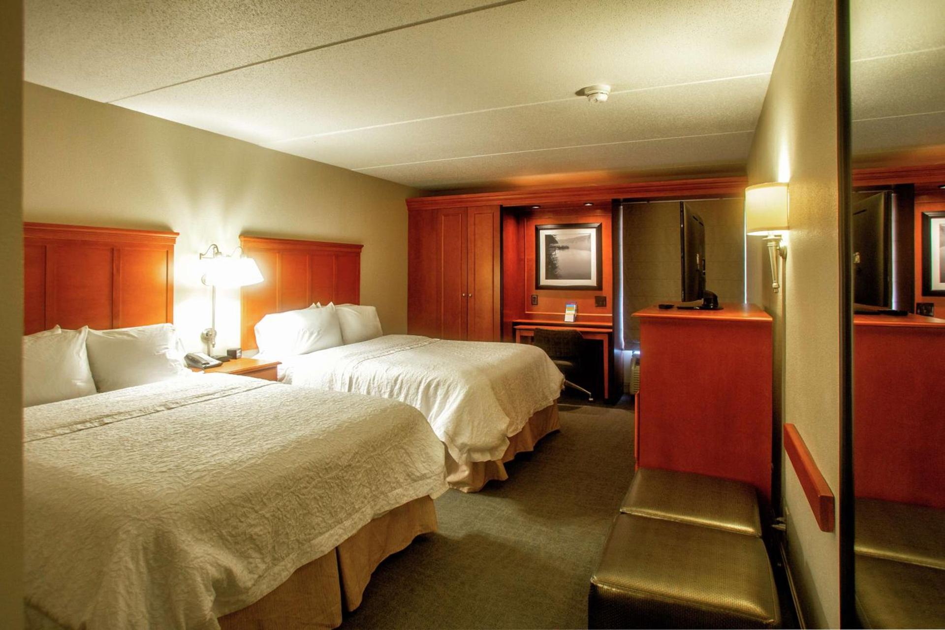 Hampton Inn Wheeling photo 40