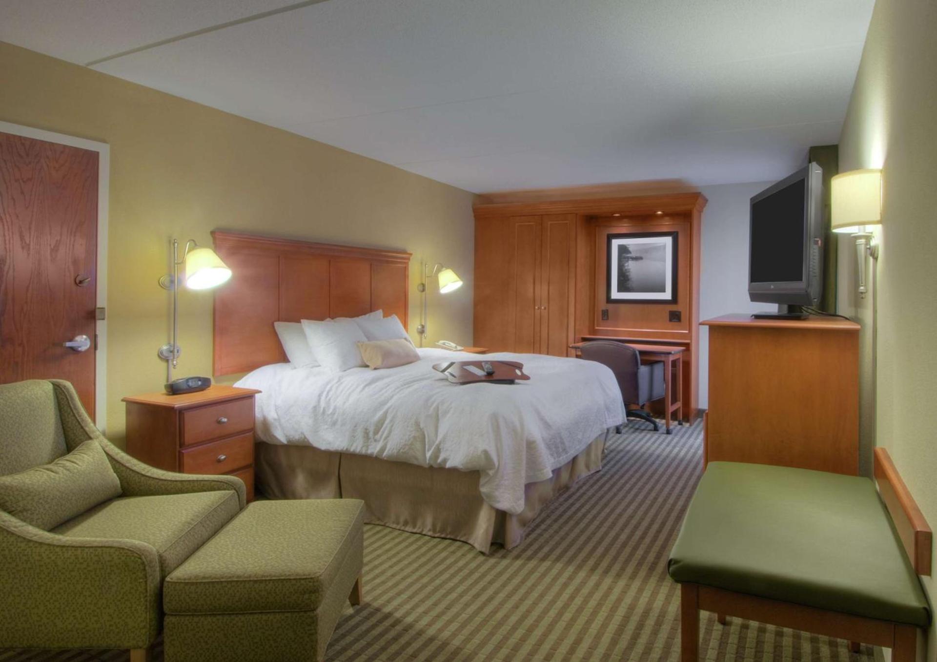 Hampton Inn Wheeling photo 42
