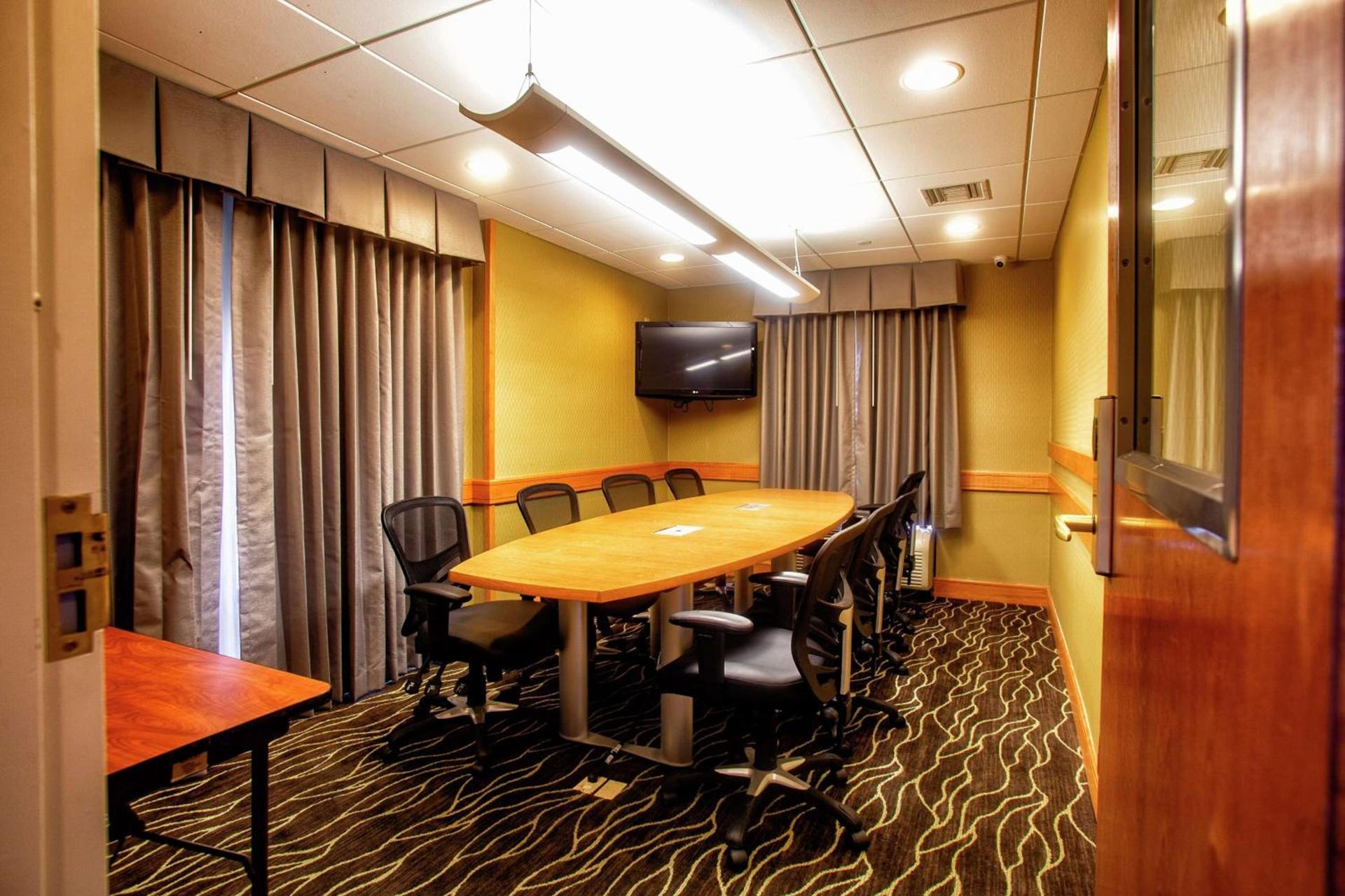 Hampton Inn Wheeling photo 49