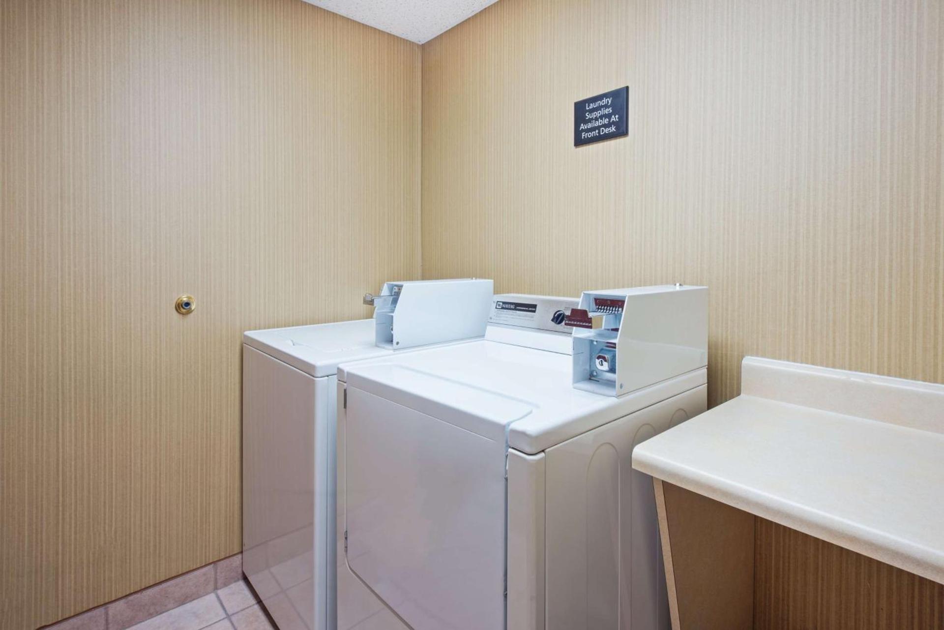 Hampton Inn Winfield Teays Valley photo 4