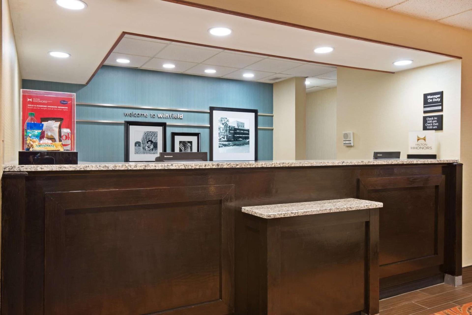 Hampton Inn Winfield Teays Valley photo 5