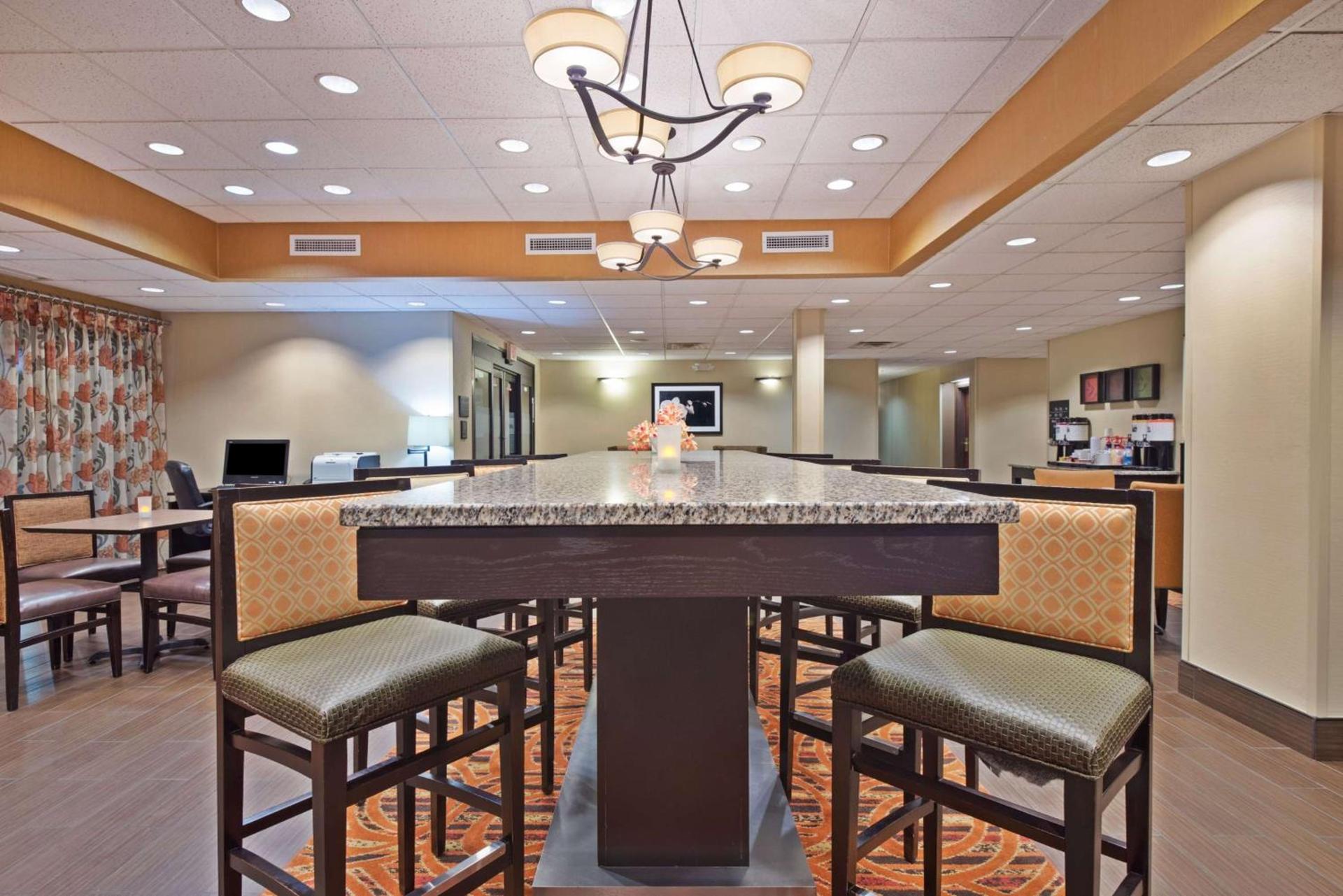 Hampton Inn Winfield Teays Valley photo 6