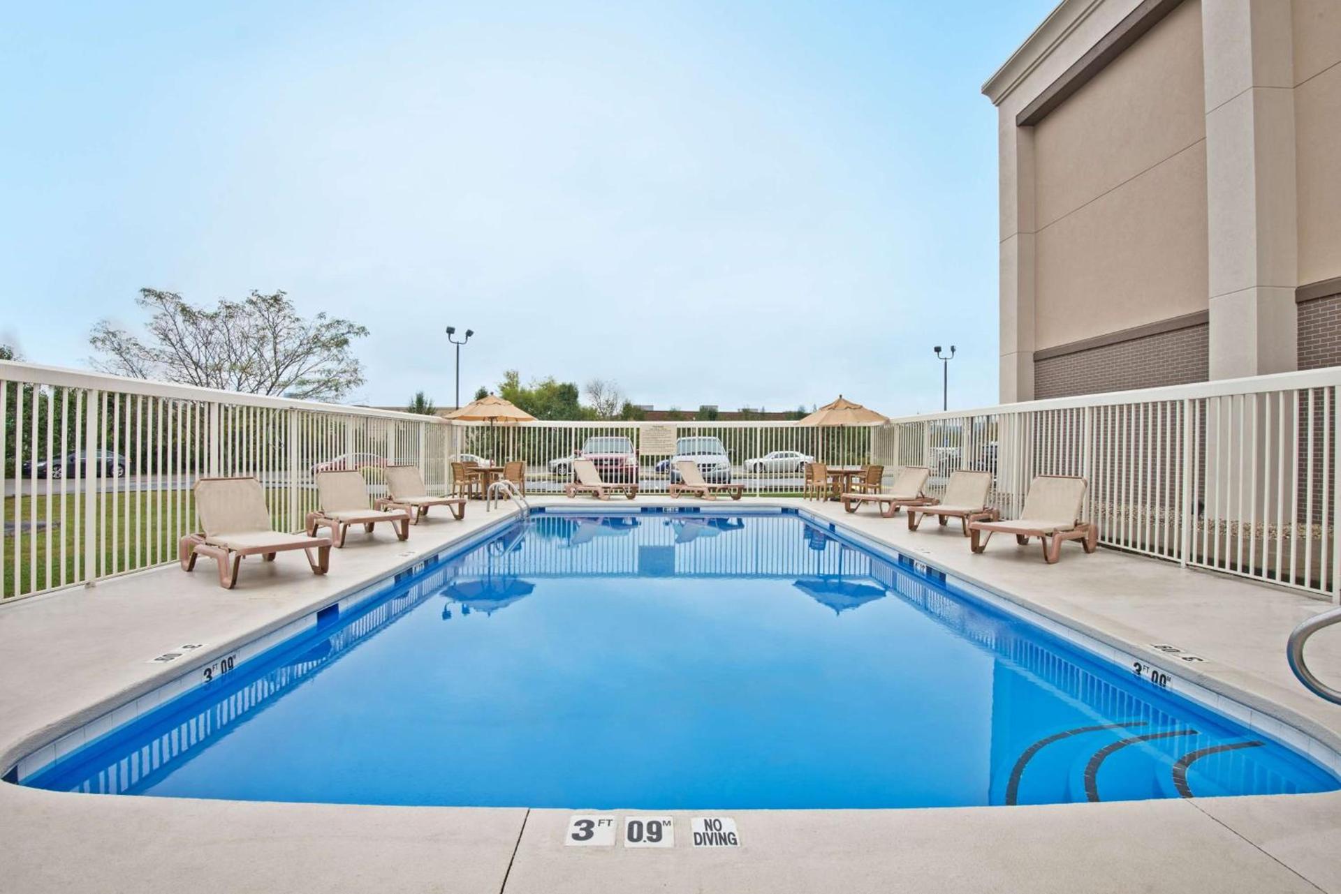 Hampton Inn Winfield Teays Valley photo 8