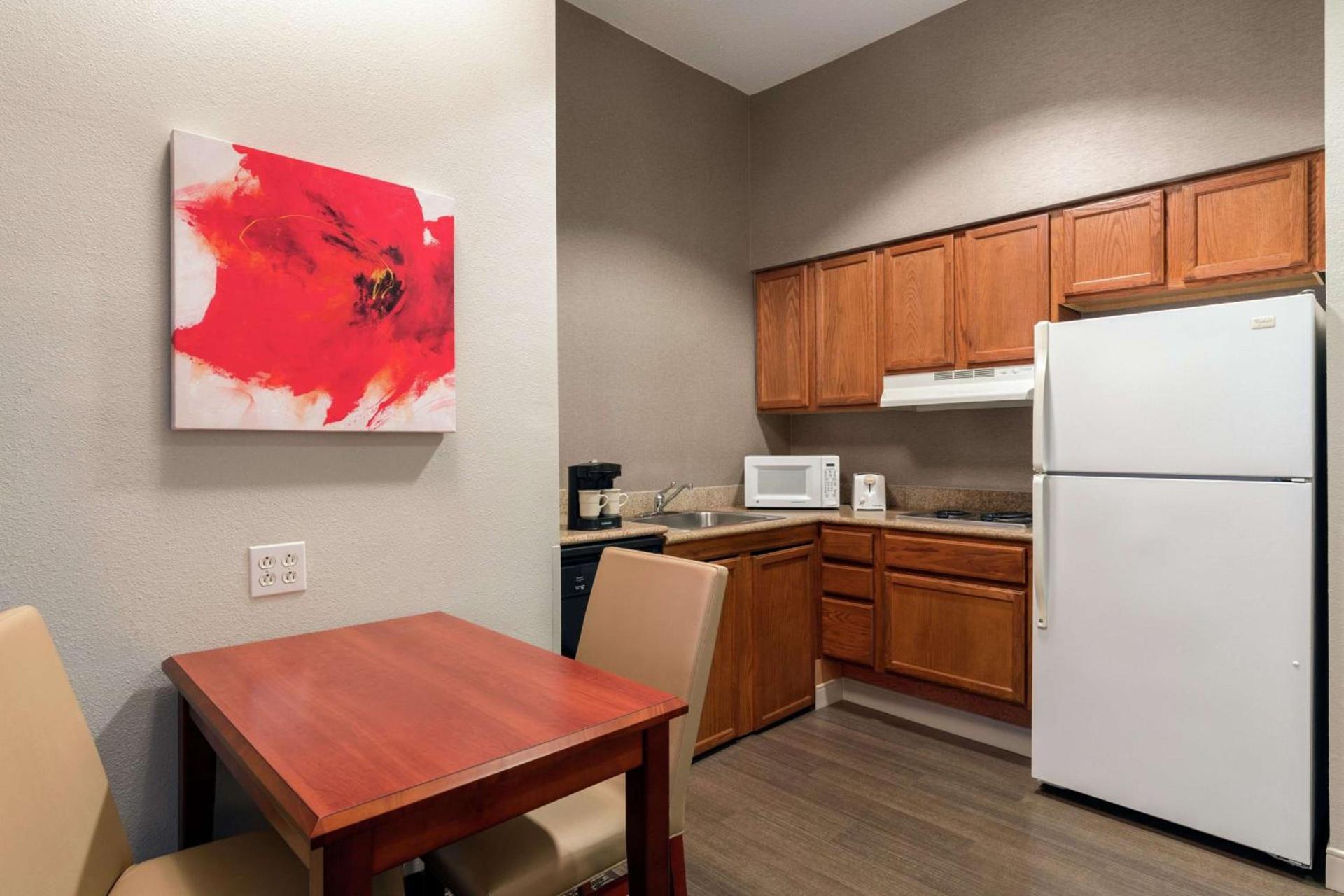 Homewood Suites by Hilton Providence-Warwick photo 10