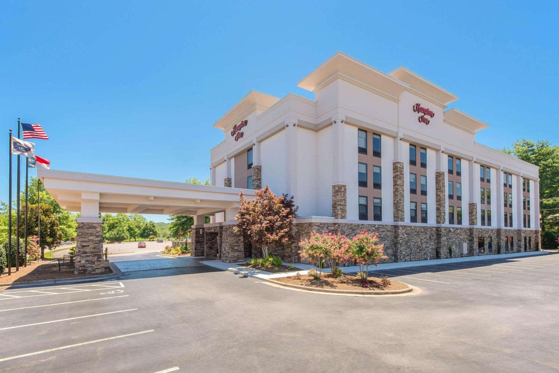 Hampton Inn Wilkesboro photo 1