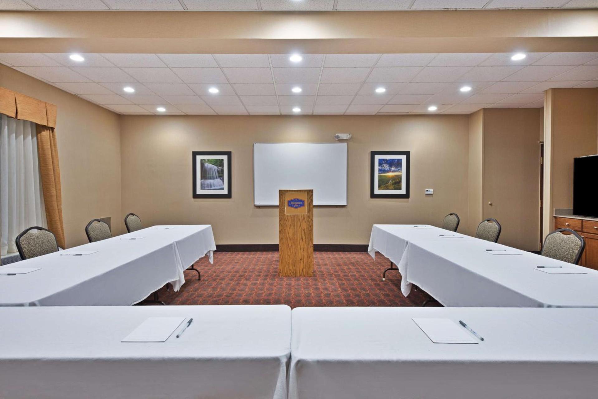 Hampton Inn Winfield Teays Valley photo 30