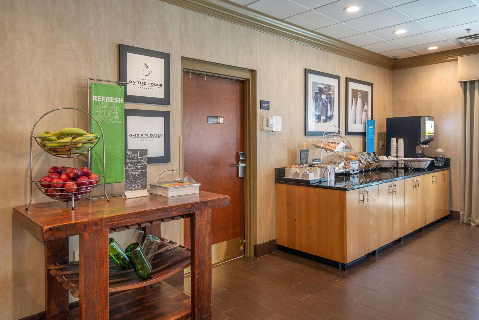 Hampton Inn Wilkesboro photo 9