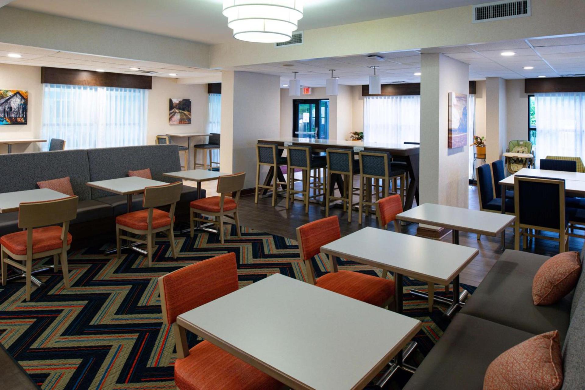 Hampton Inn Wytheville photo 13