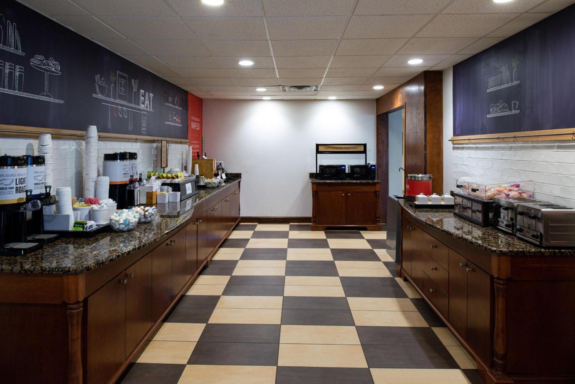 Hampton Inn Wytheville photo 15