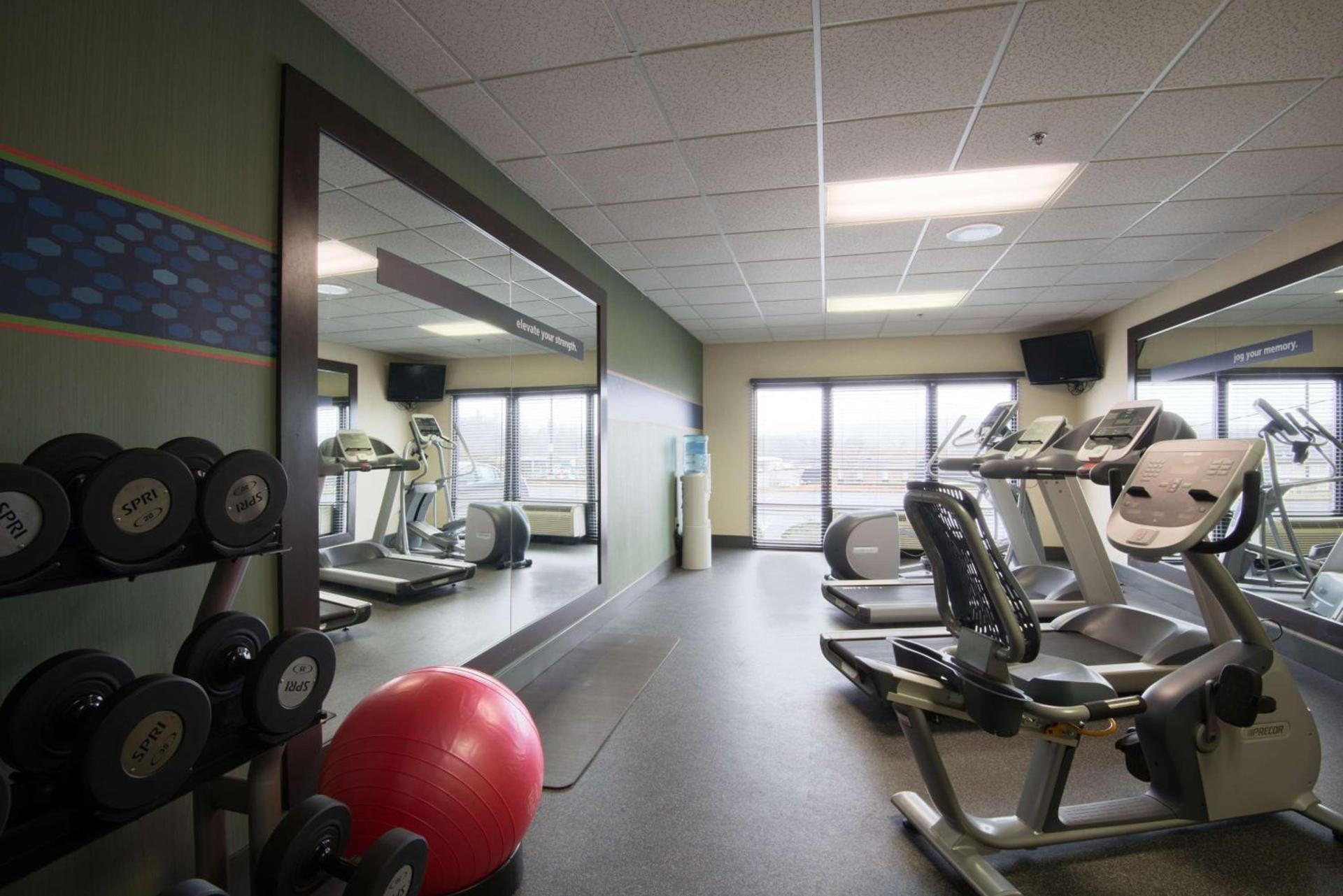 Hampton Inn Wilkesboro photo 15