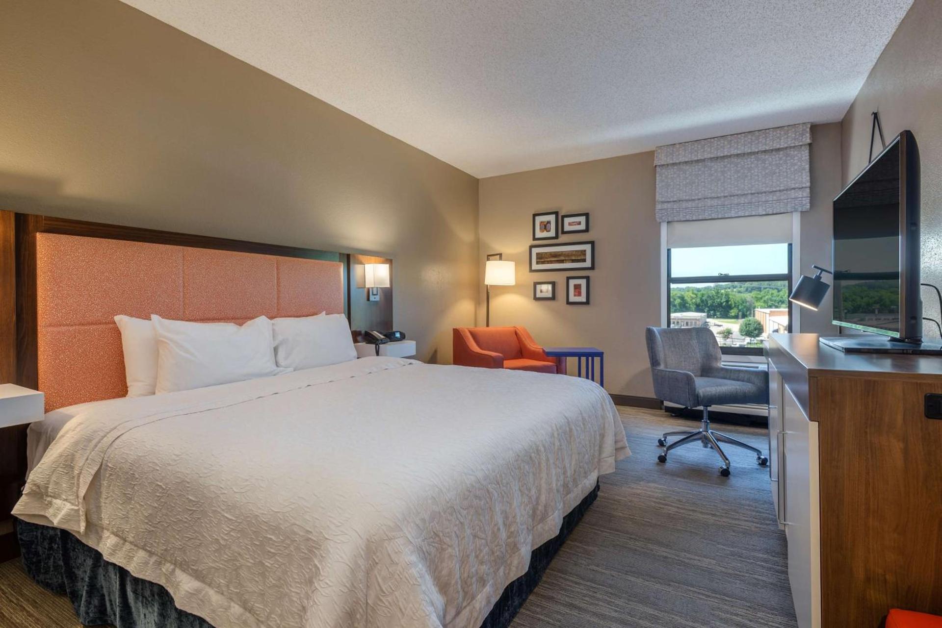 Hampton Inn Wilkesboro photo 19