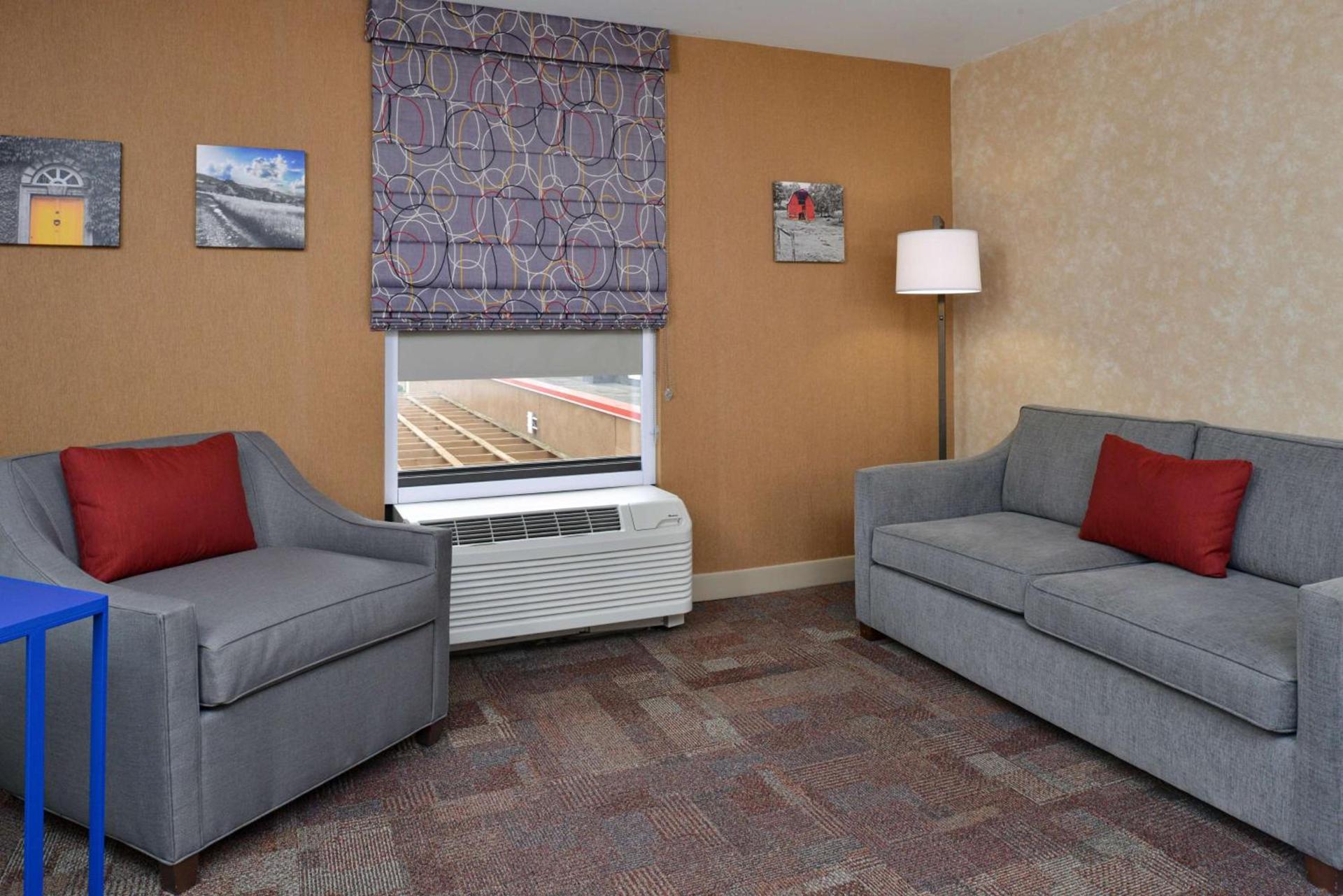 Hampton Inn Wytheville photo 26