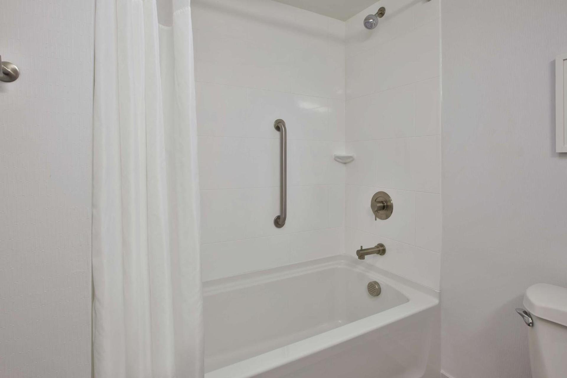 Hampton Inn White River Junction photo 26