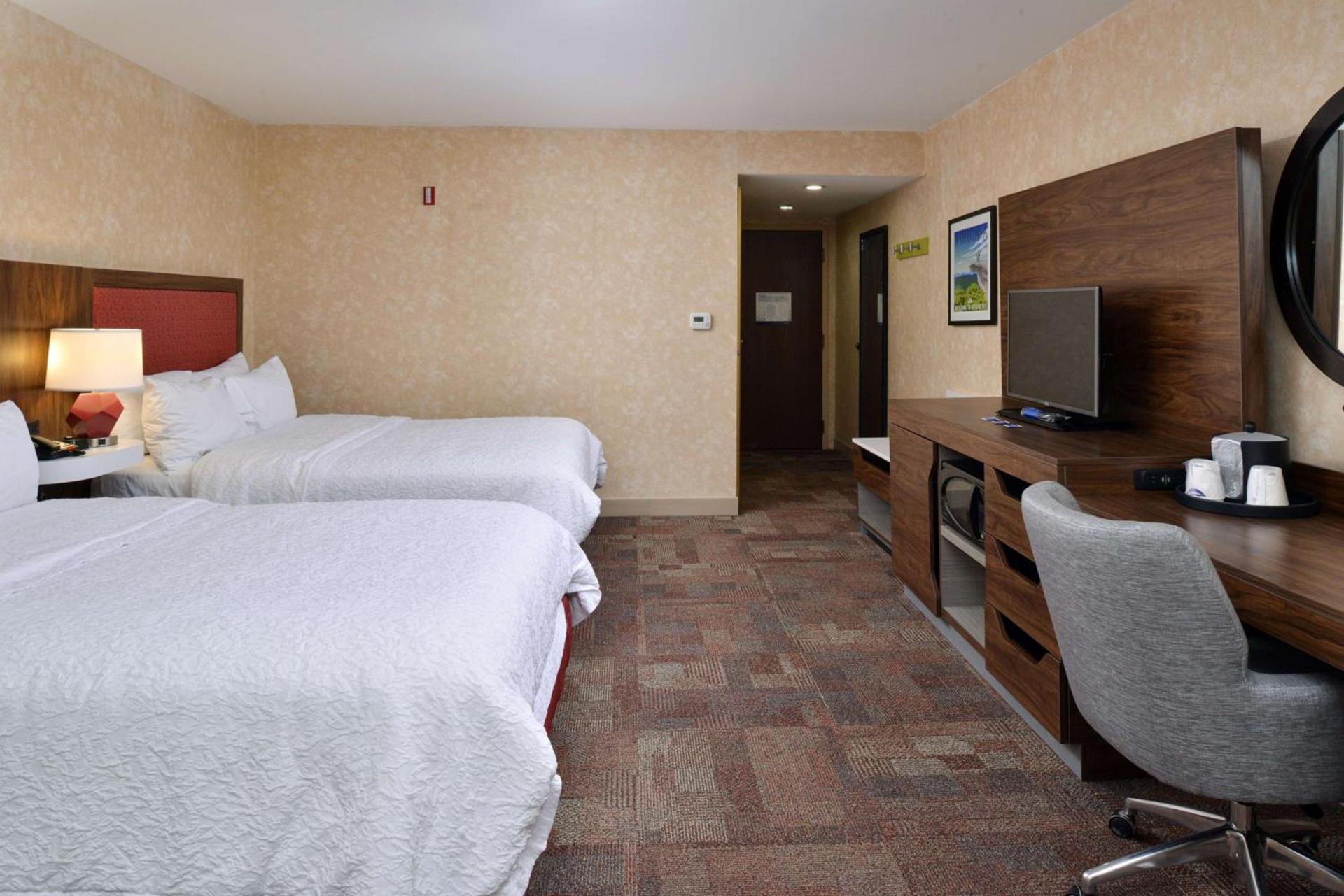 Hampton Inn Wytheville photo 27