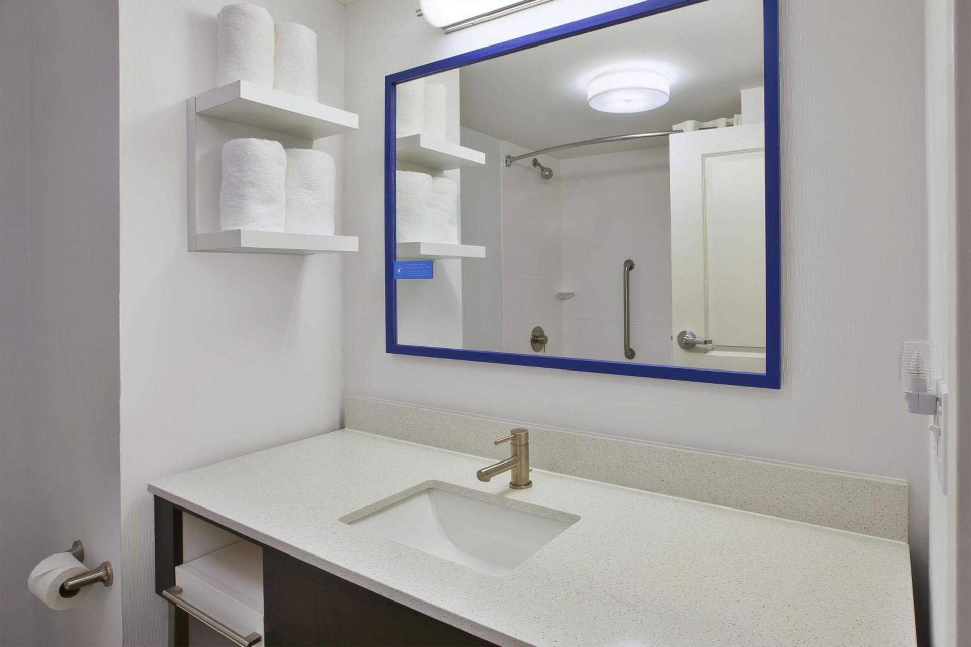 Hampton Inn White River Junction photo 28
