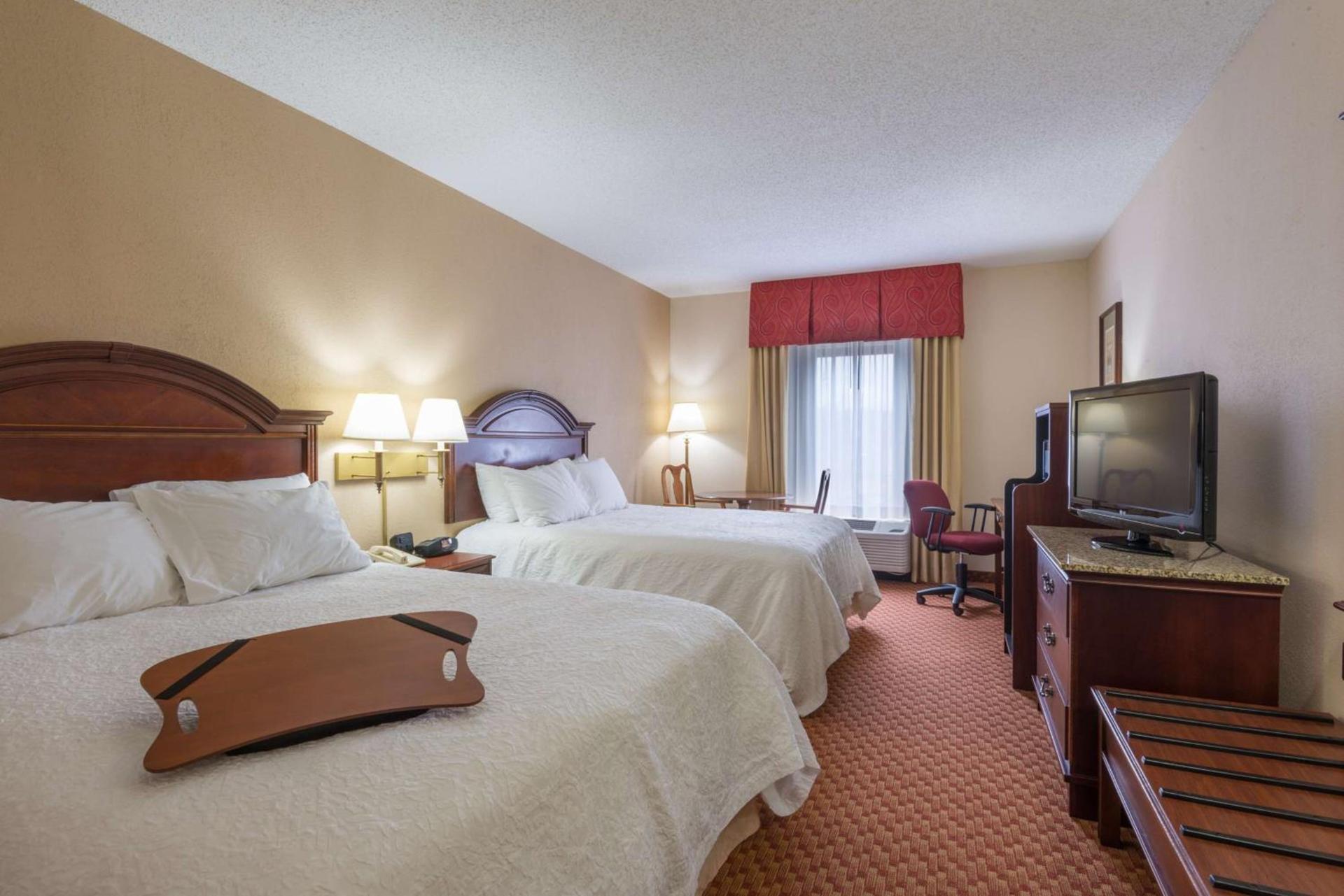 Hampton Inn Wilkesboro photo 27