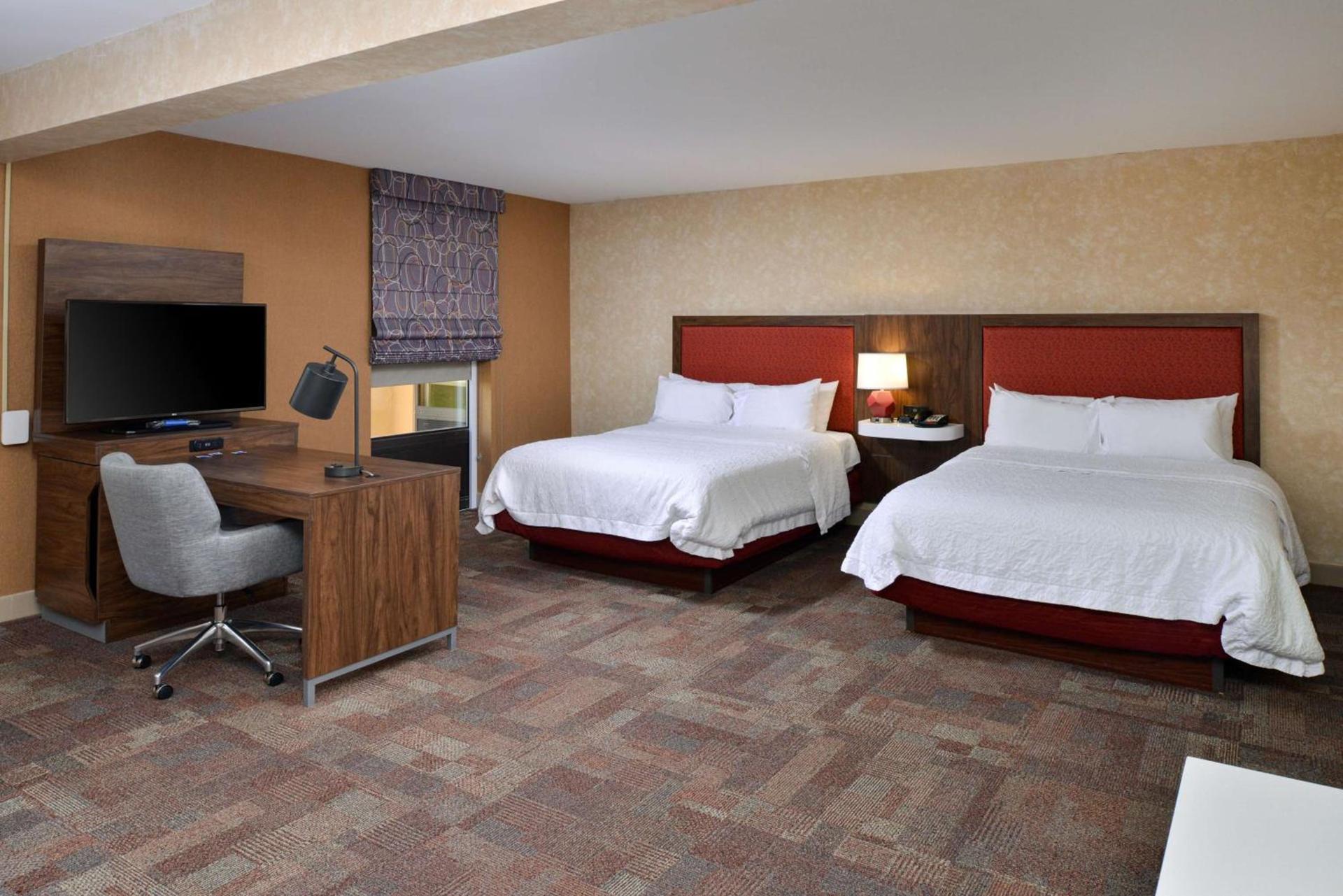 Hampton Inn Wytheville photo 31