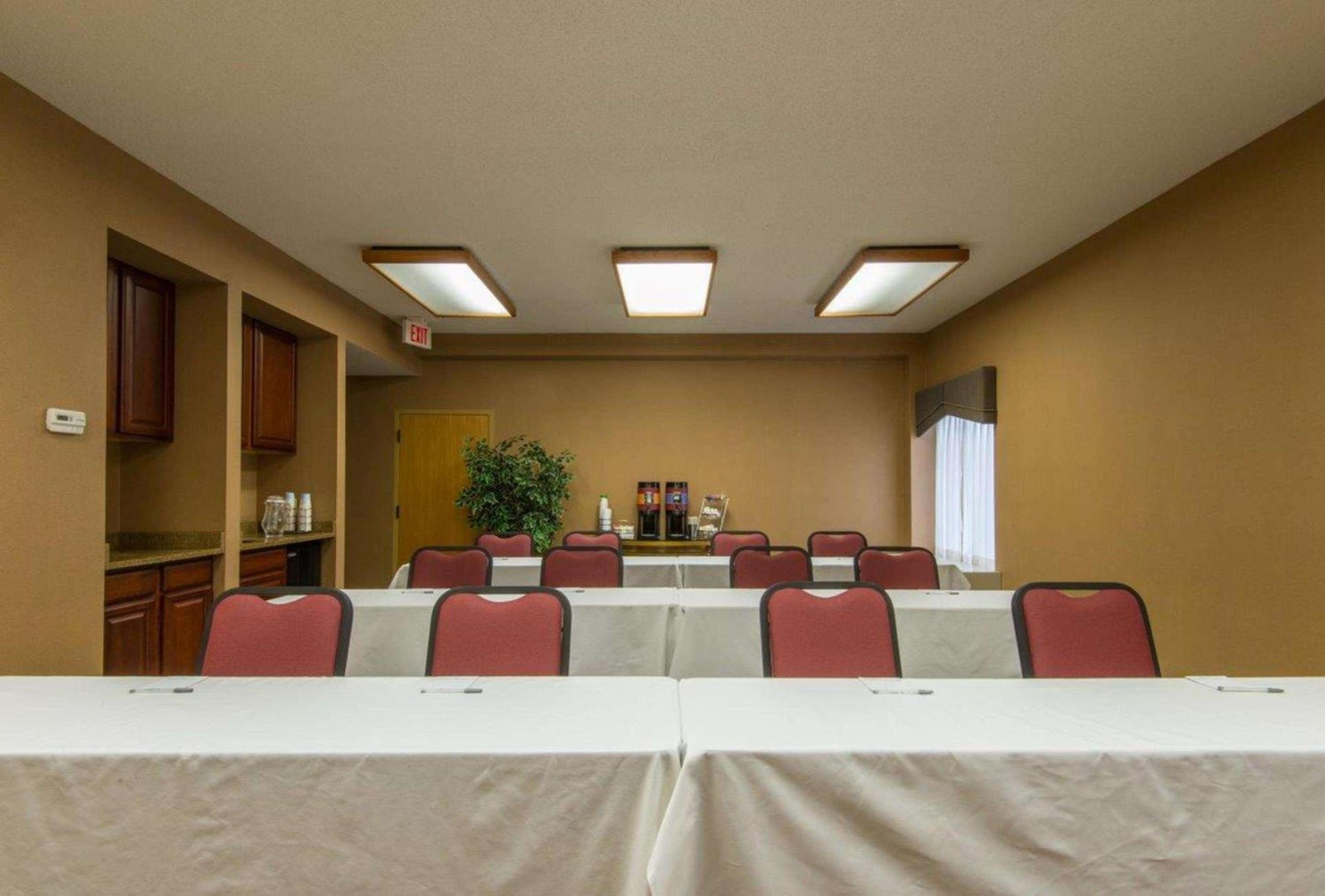 Hampton Inn White River Junction photo 35