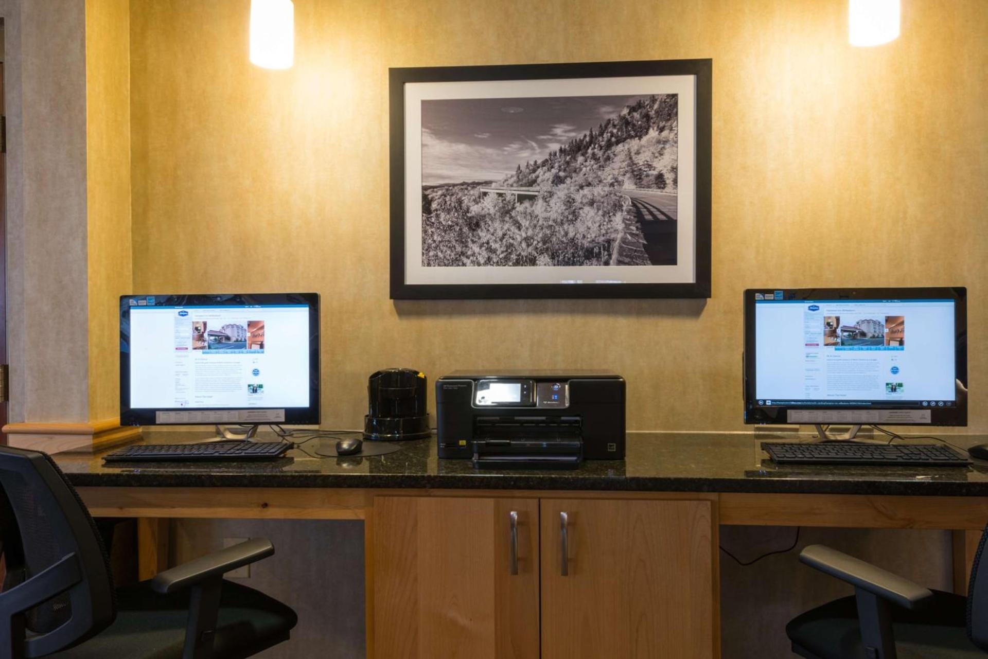 Hampton Inn Wilkesboro photo 34