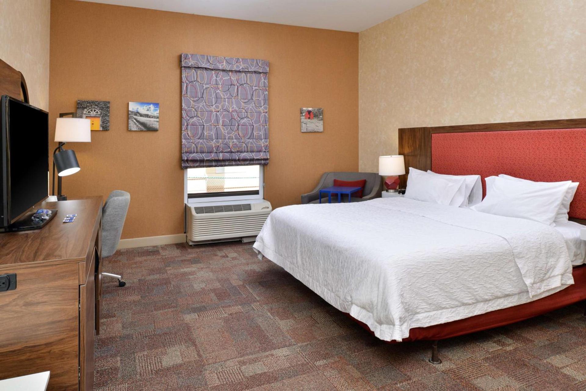 Hampton Inn Wytheville photo 40
