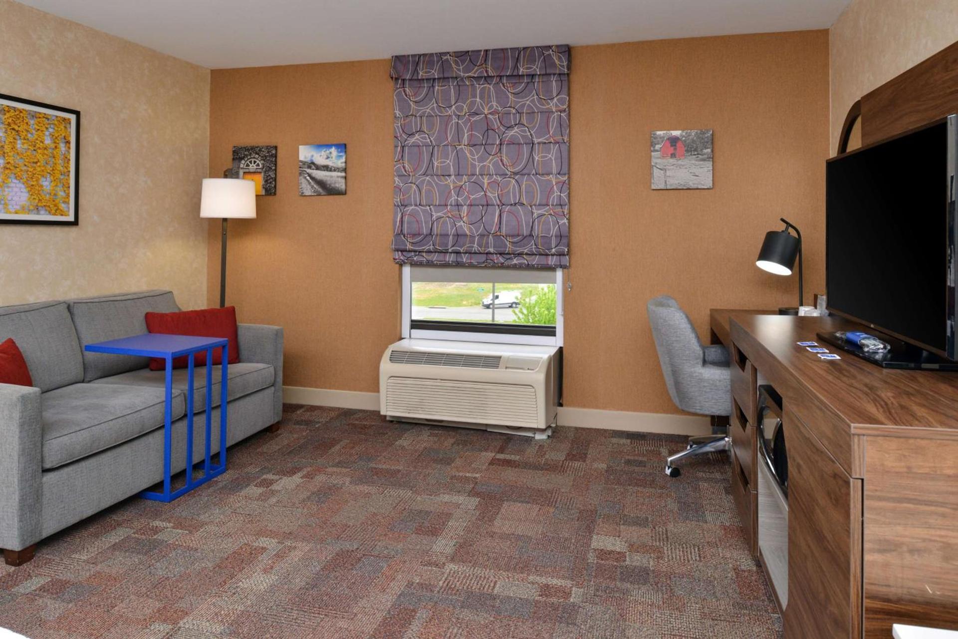 Hampton Inn Wytheville photo 53