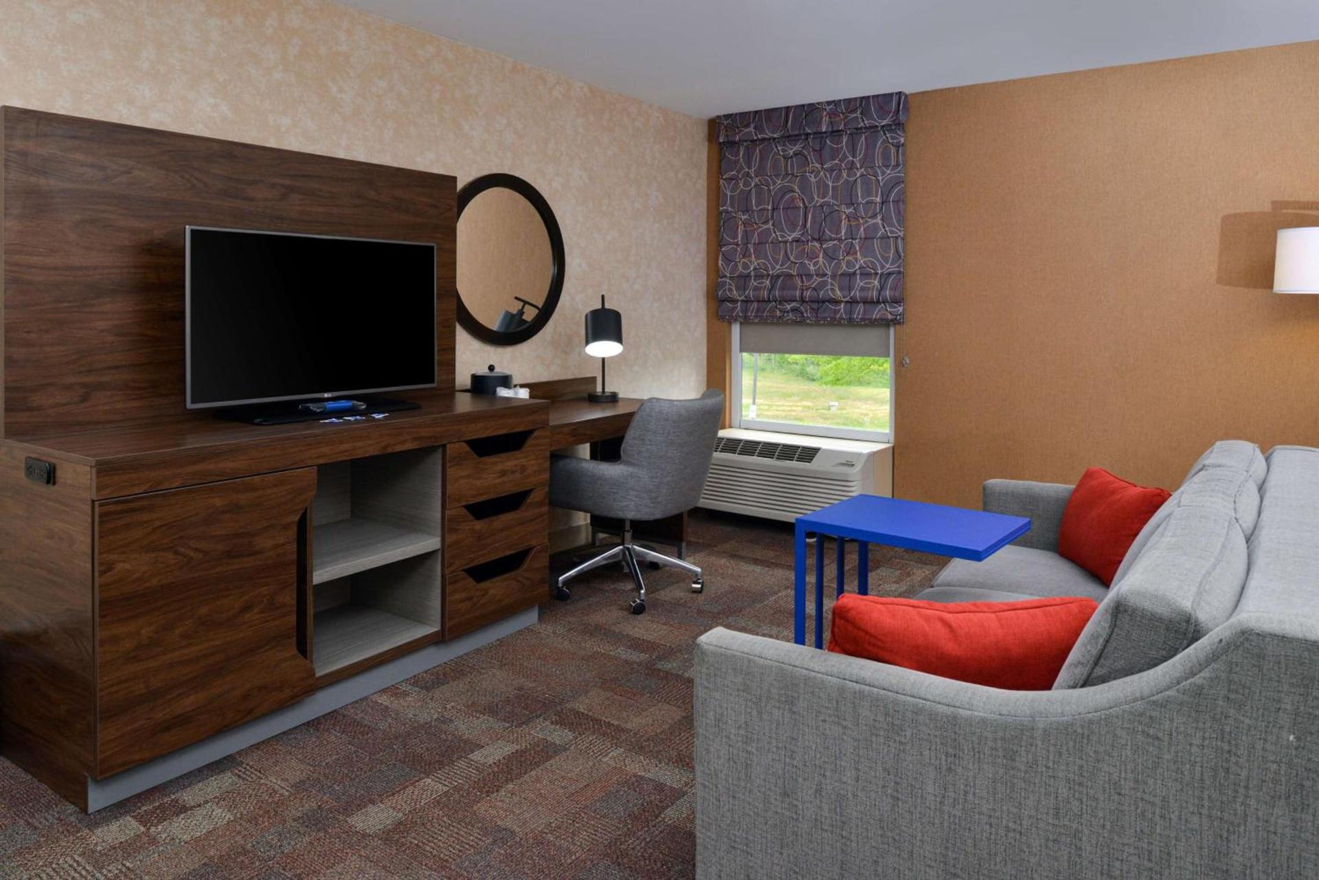 Hampton Inn Wytheville photo 54