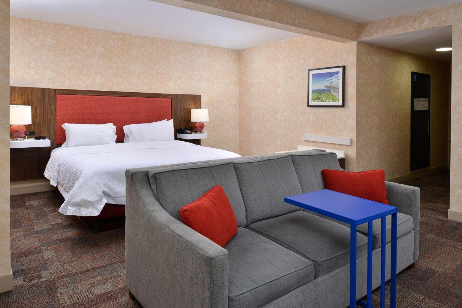 Hampton Inn Wytheville photo 57