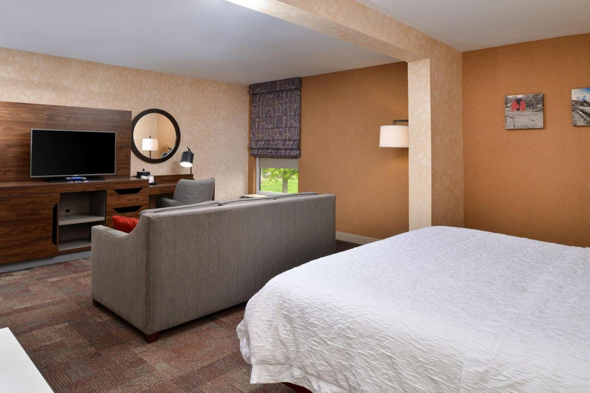 Hampton Inn Wytheville photo 56